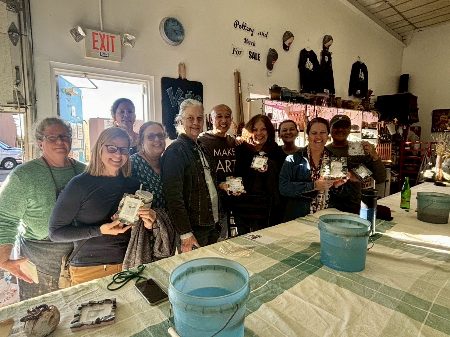 サンタフェ市陶芸家との集合写真