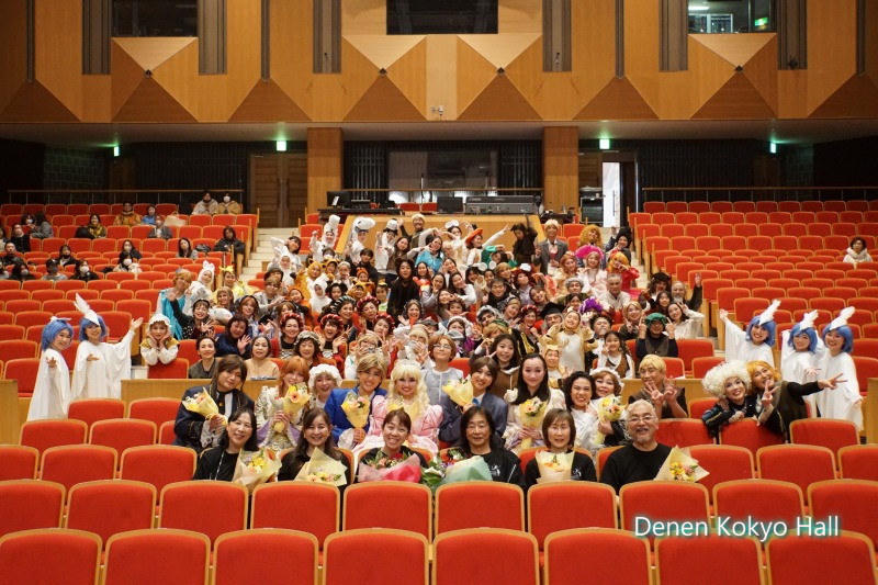 市民ミュージカル「シンデレラ」の様子