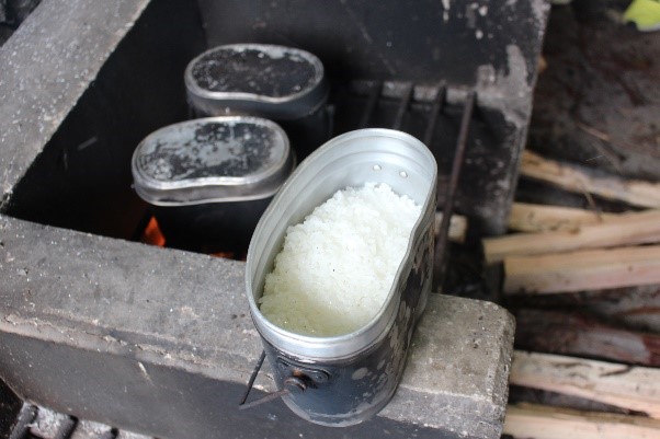 飯ごう炊さんで炊いたご飯