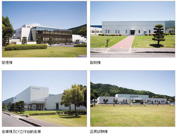 日本チバガイギー株式会社の製造ライン管理棟外観全体写真(左上)製剤棟外観全体写真(右上)倉庫棟および立体自動倉庫右斜め前からの外観写真(左下)品質試験棟外観全体写真(右下)