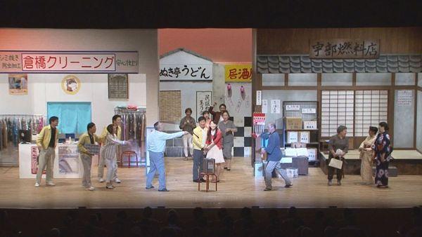 倉橋クリーニングと宇部燃料店同士でお話している写真