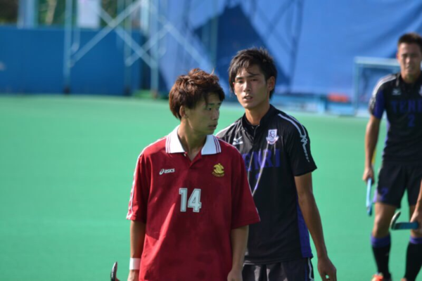 前に森下選手、後ろに稲山選手の写真