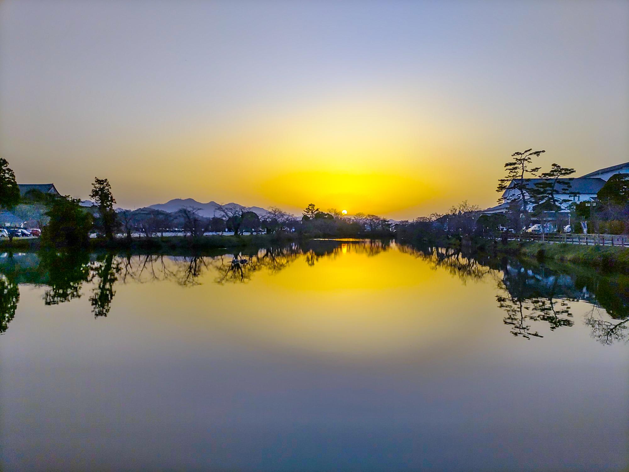 篠山城北堀の夕日