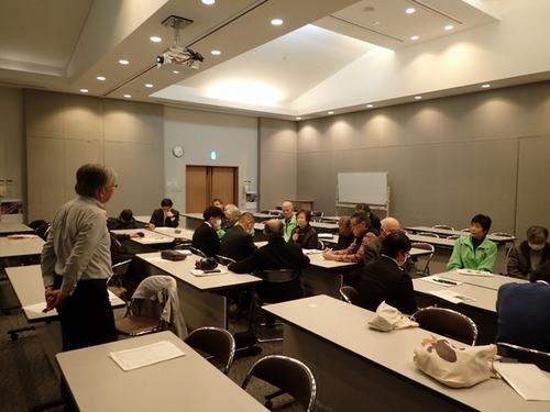 講演の様子を写した写真。