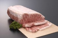 丹波篠山の特産品である丹波篠山牛肉の写真。霜降りのお肉が映っている