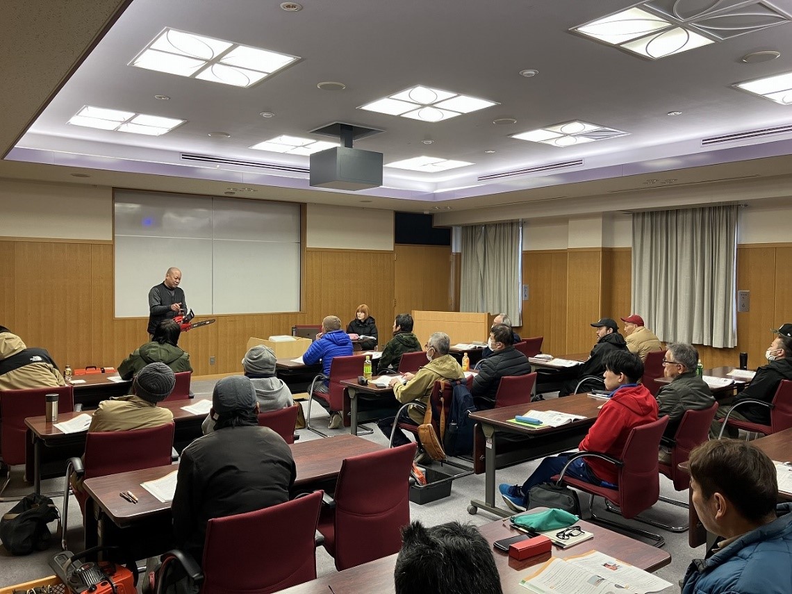 講義を受ける参加者の皆さん