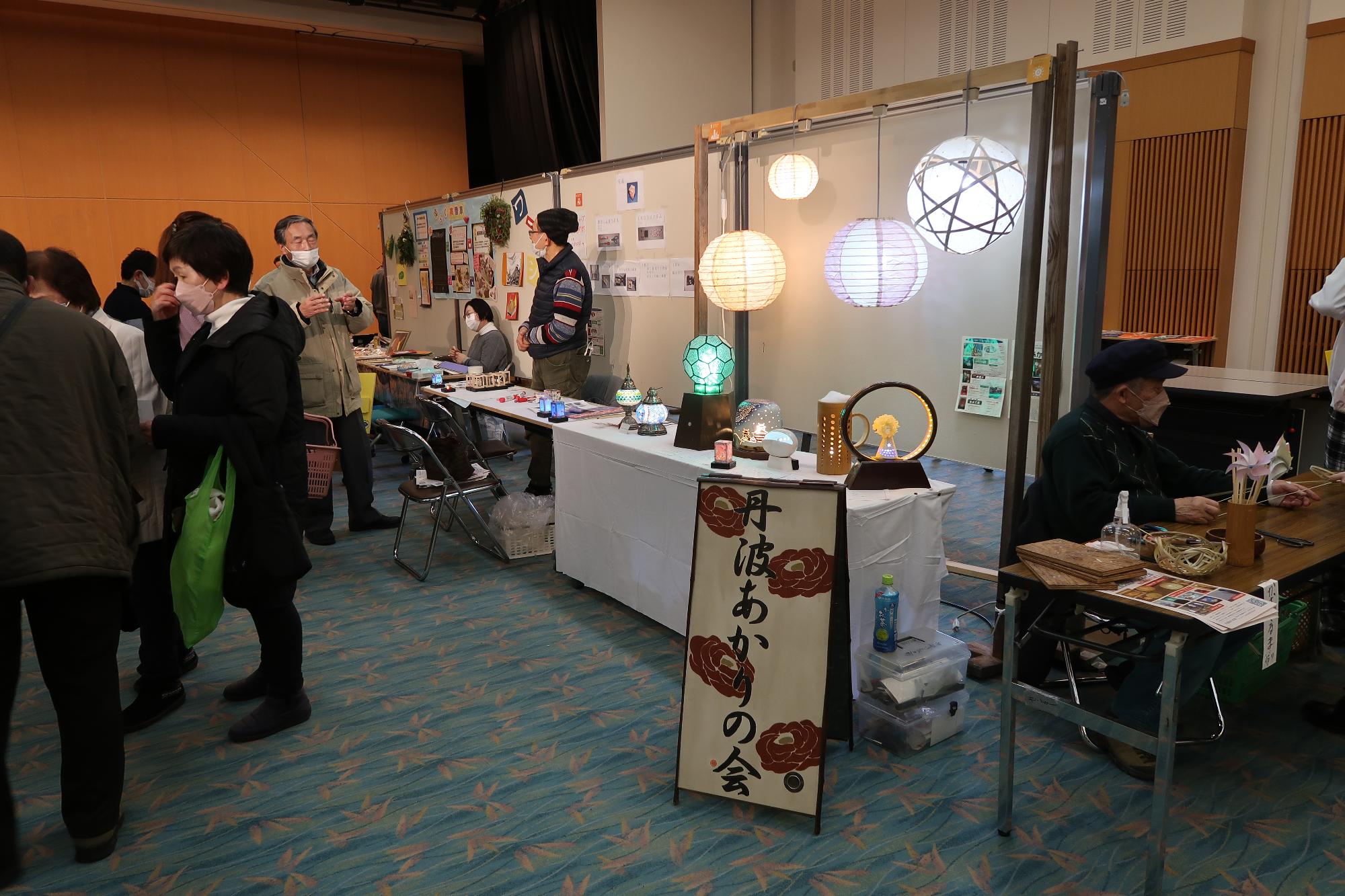 イベントの展示ブース。作品が展示されている