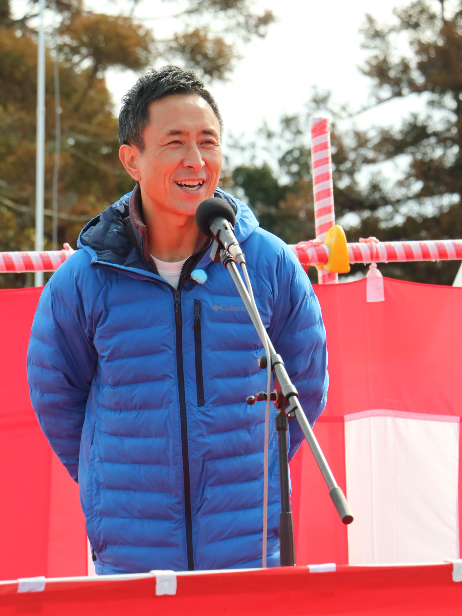 岩本さんがお話している