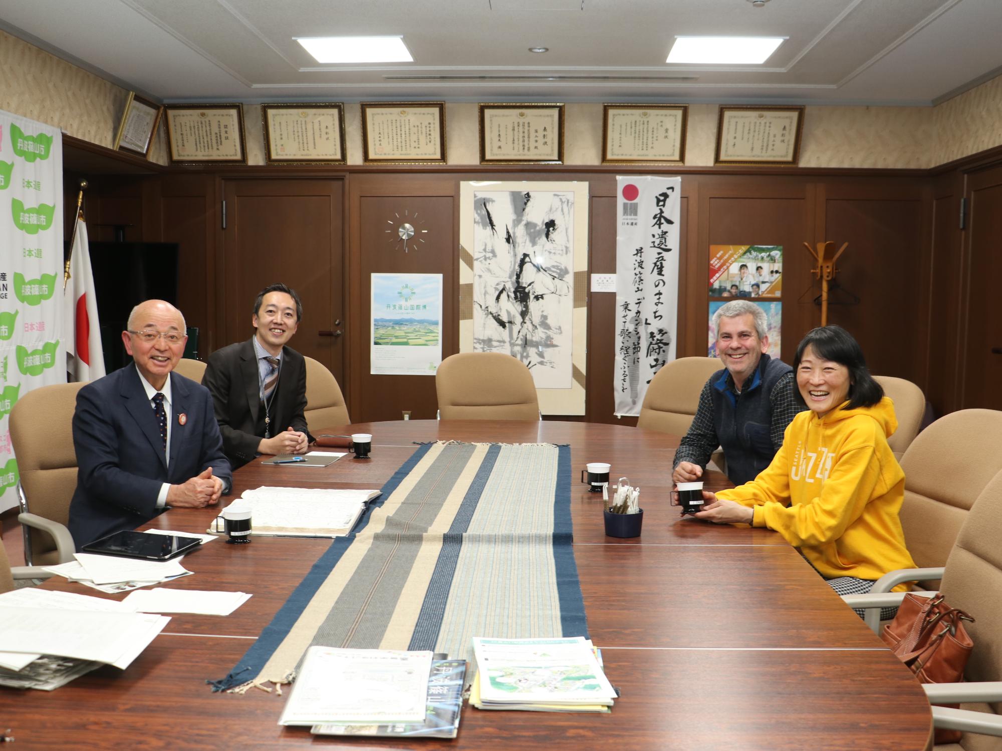 市長とモリル・ピーターさんご夫妻