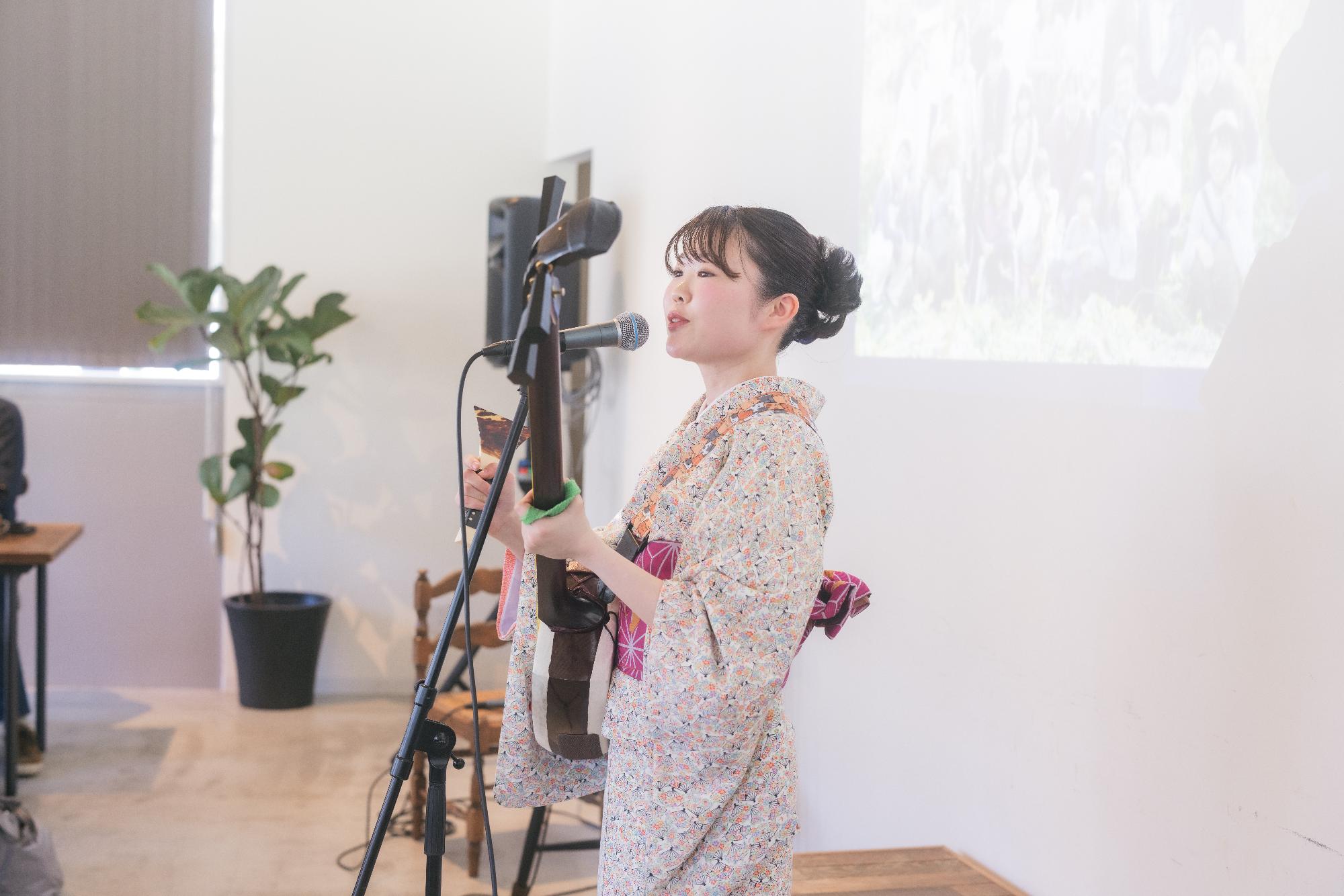 小林勢真さんの歌の披露