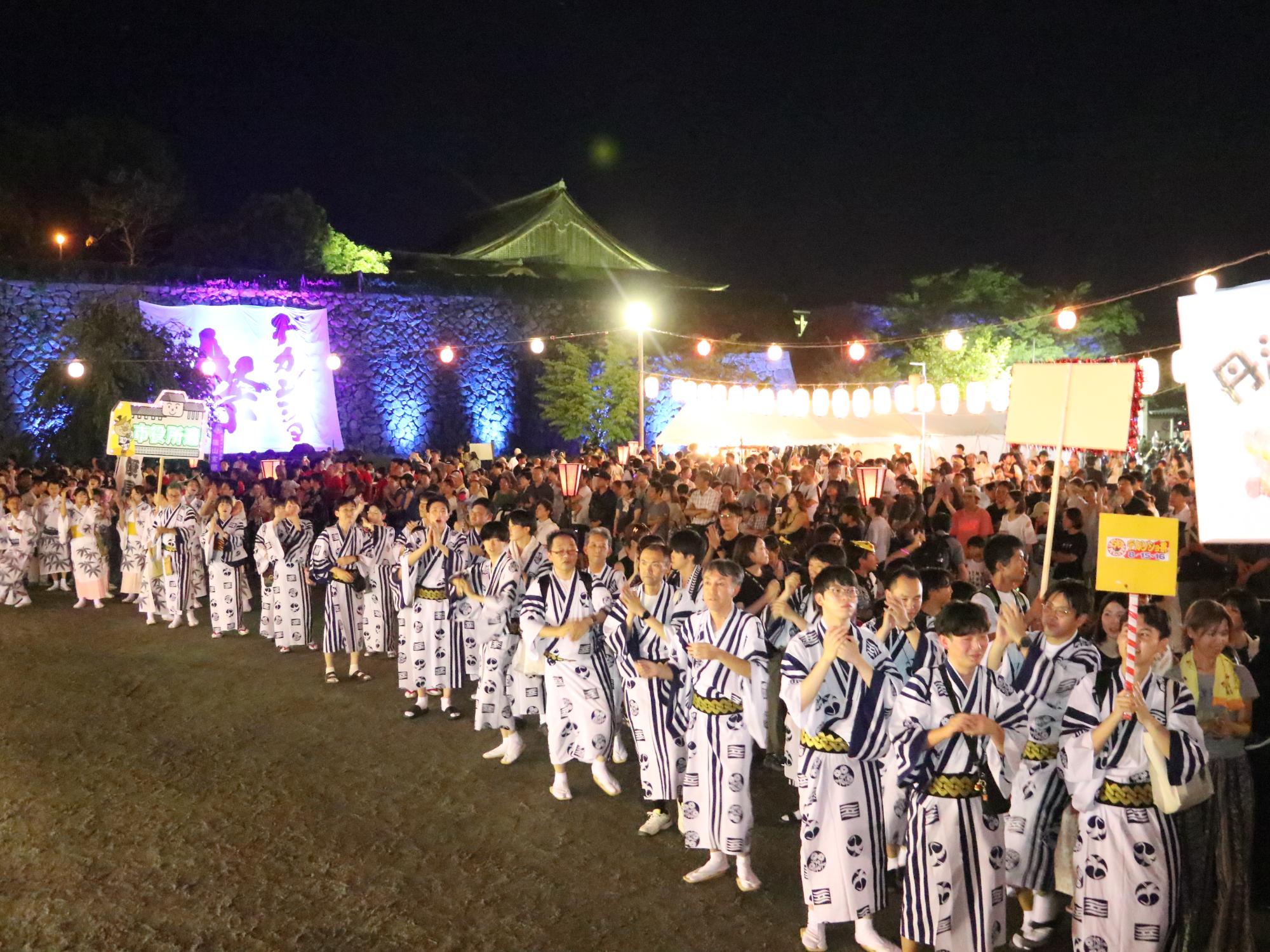 デカンショ祭の様子