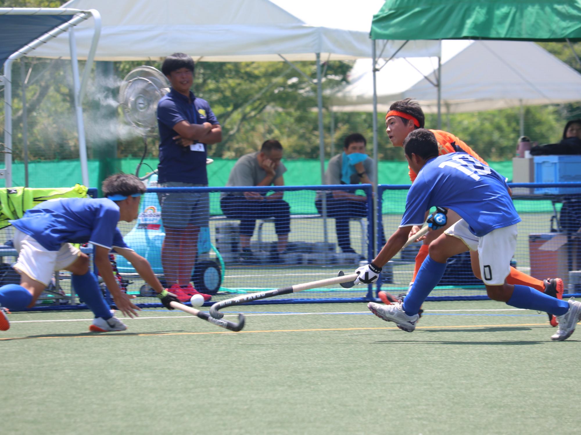 ホッケーの試合の様子