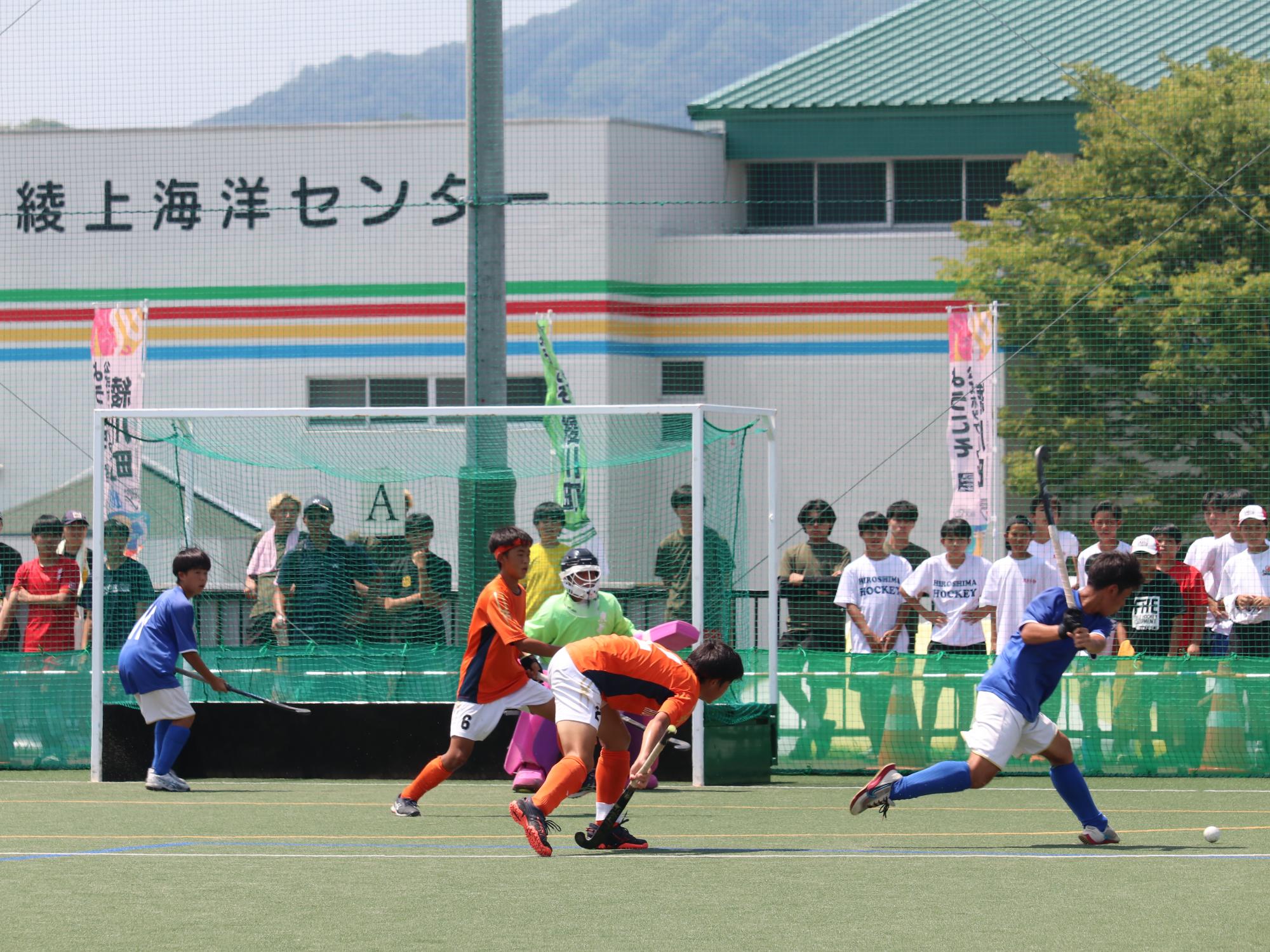 ホッケーの試合の様子