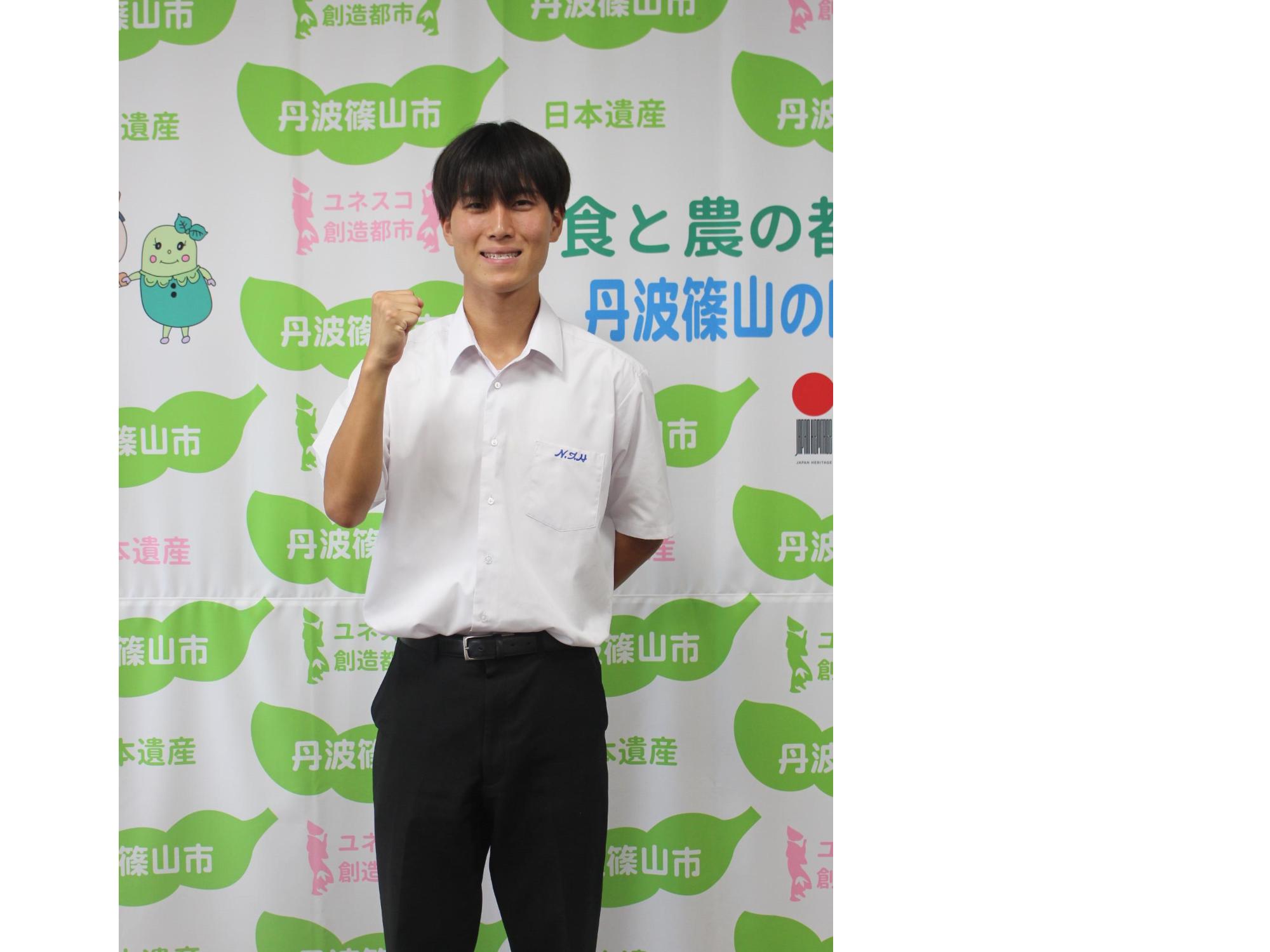 表敬訪問の様子(河口選手)