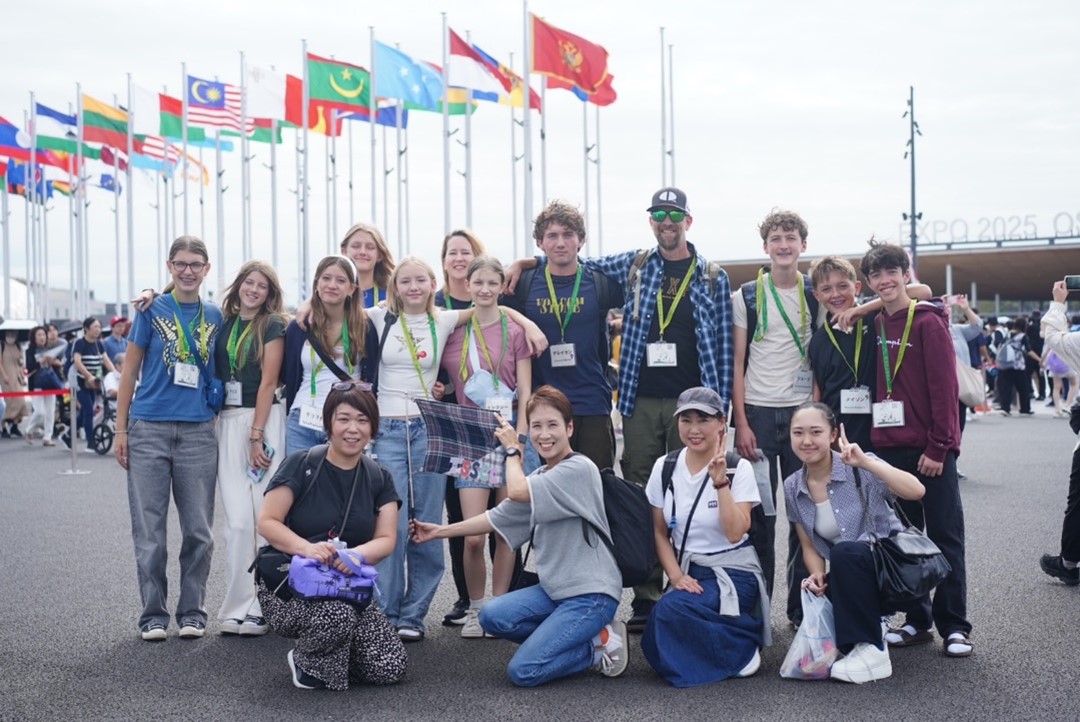 万博での集合写真