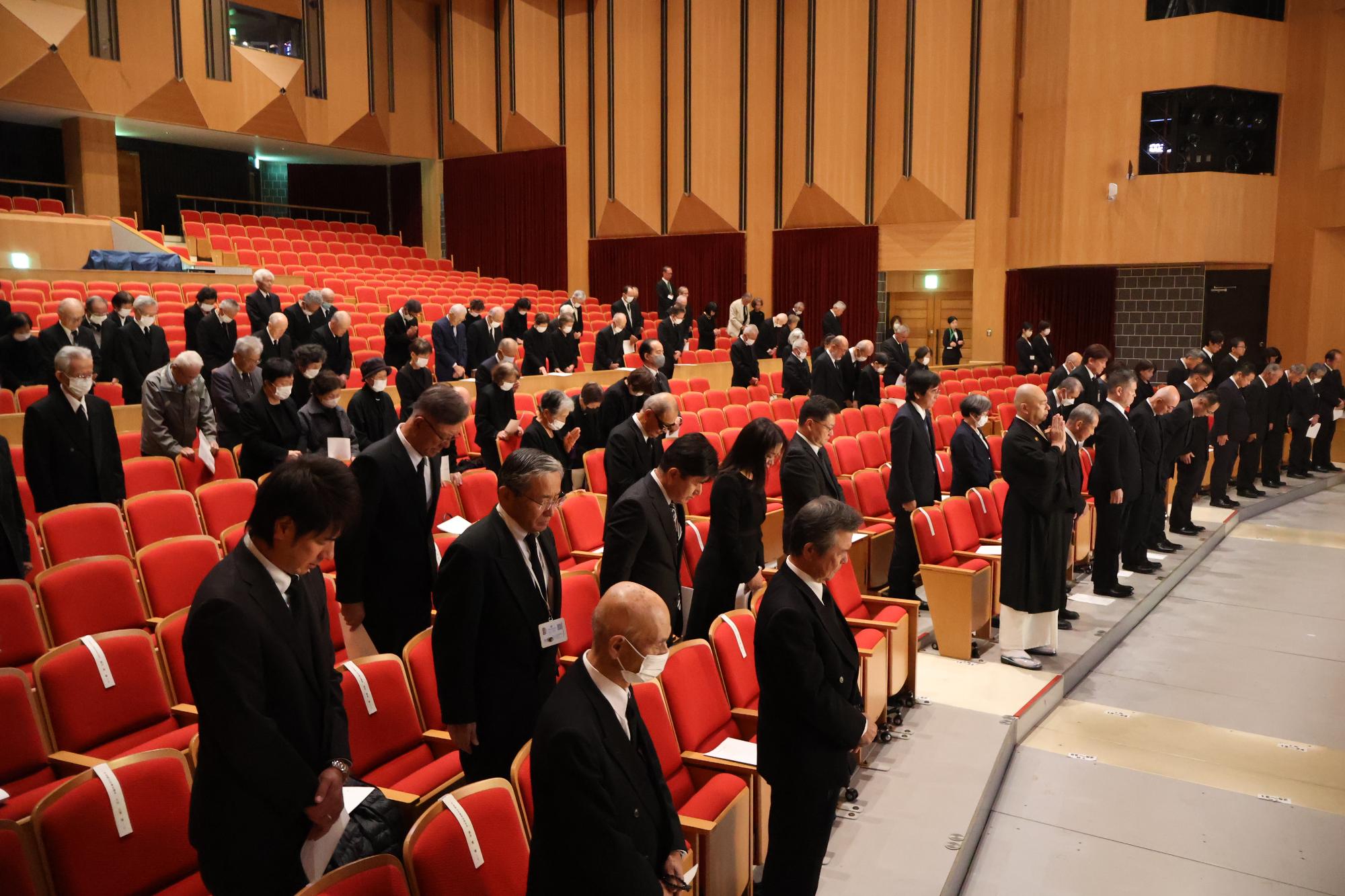 戦没者追悼式の様子