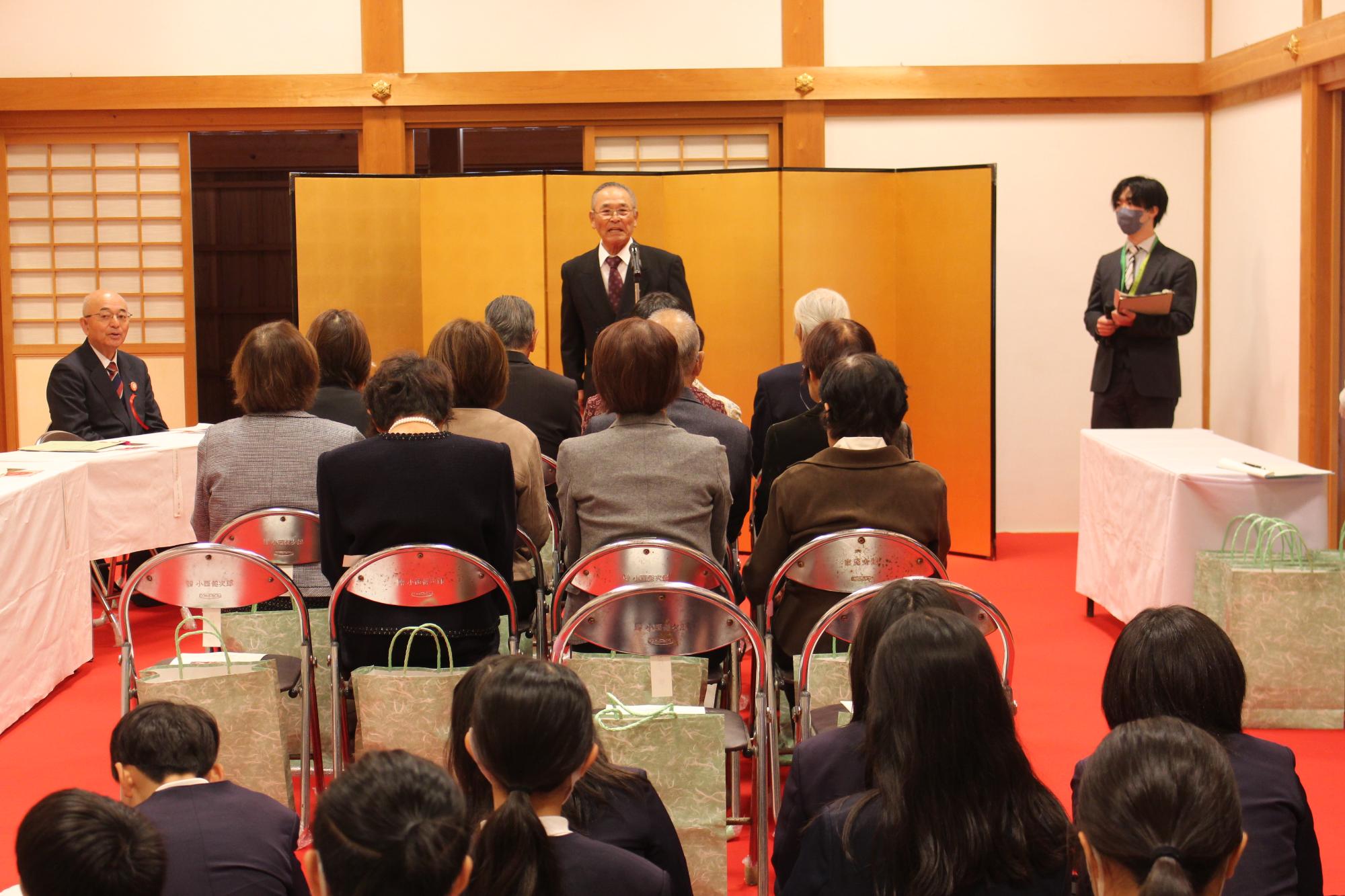 菊花展表彰式の様子