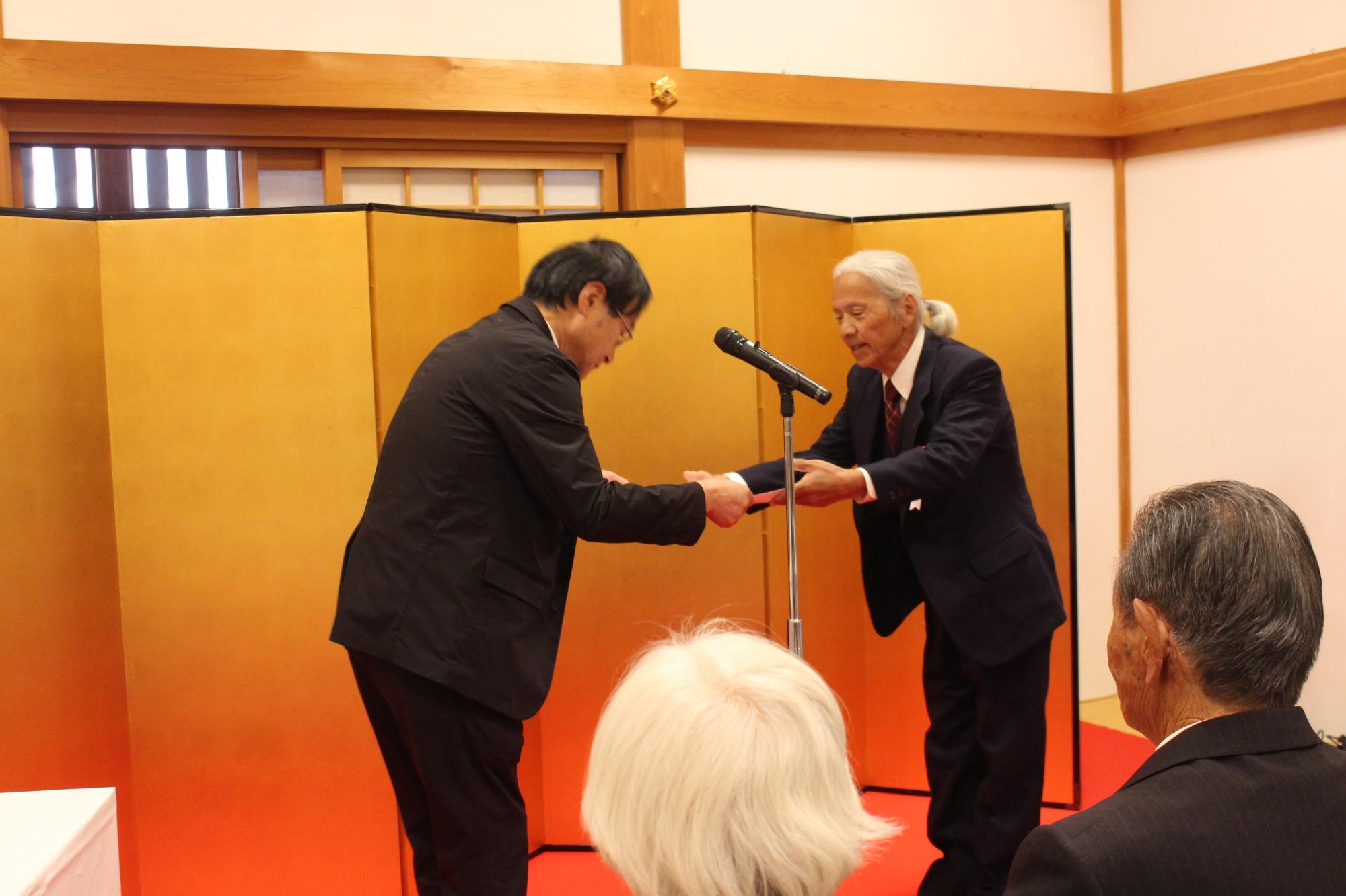 菊花展表彰式の様子