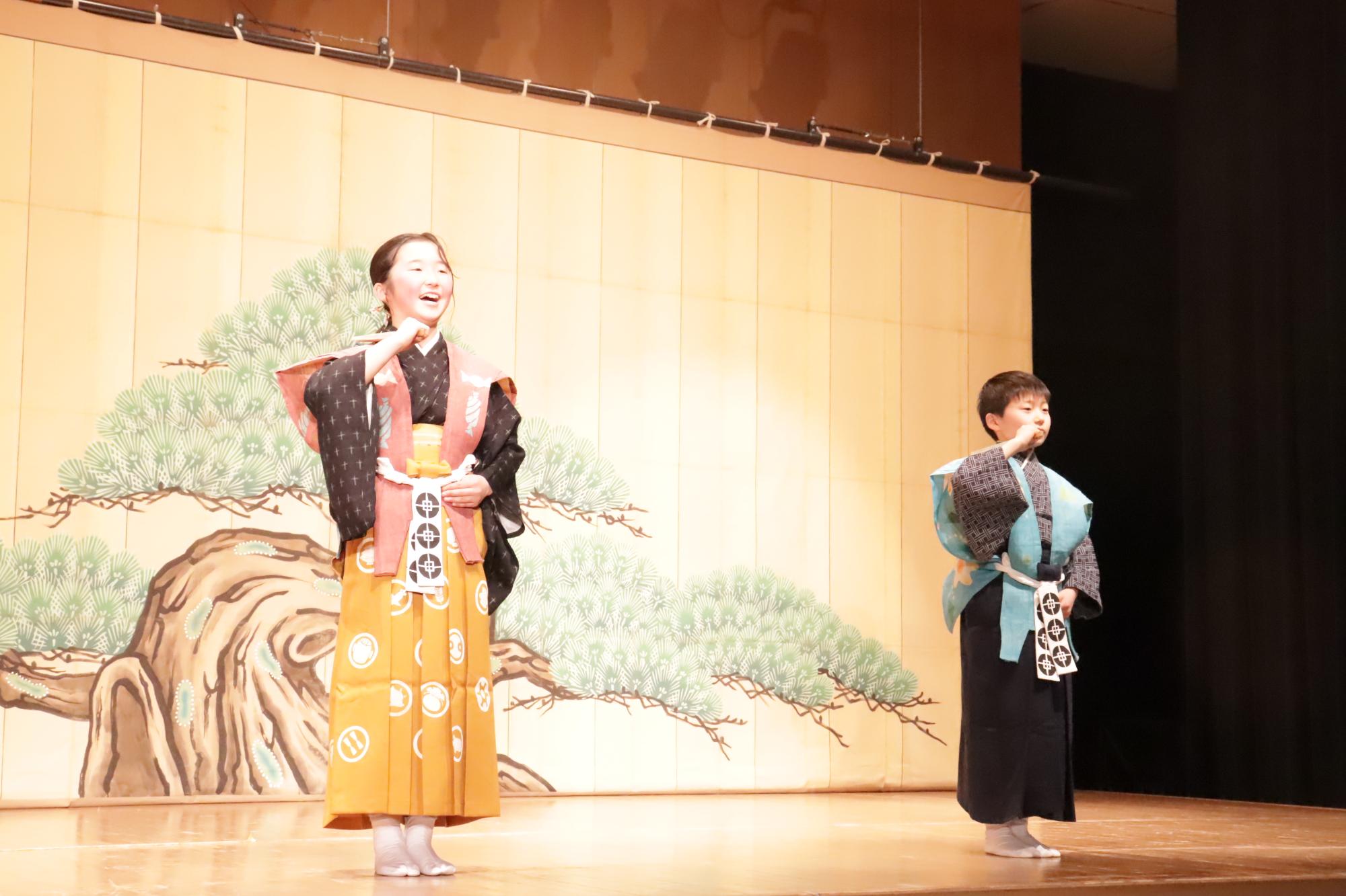 子ども狂言の様子