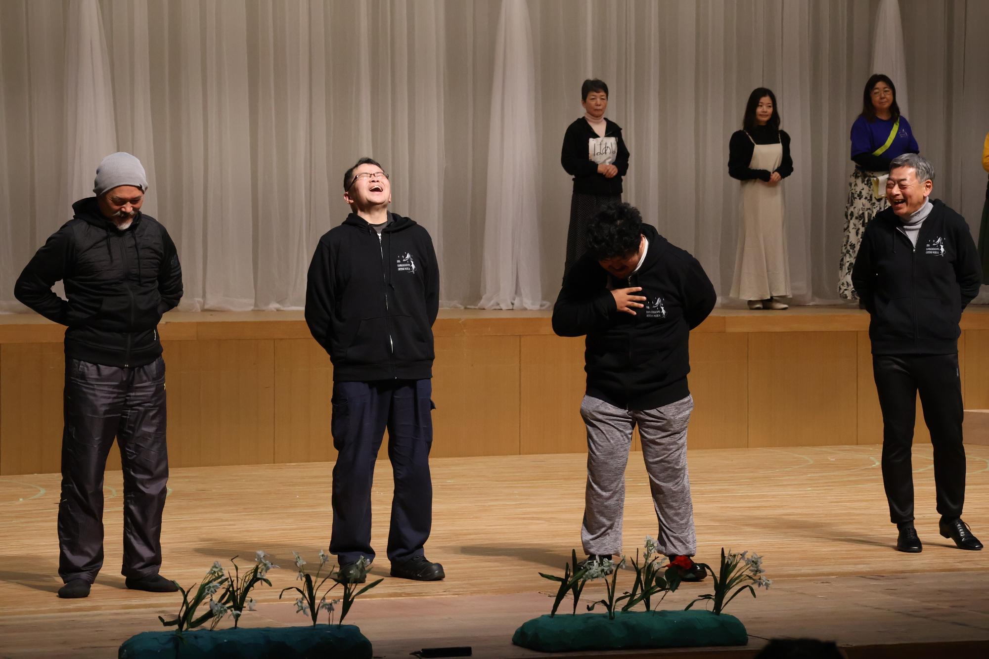 市民ミュージカル「シンデレラ」の様子