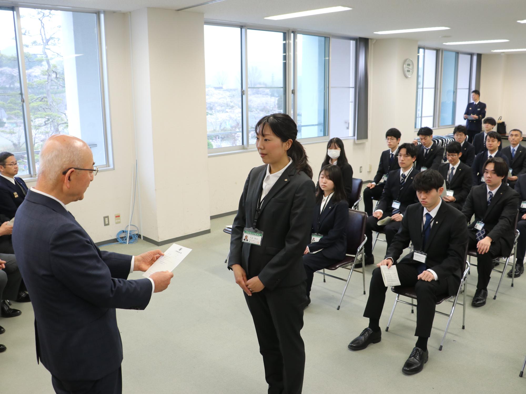 辞令交付式の様子