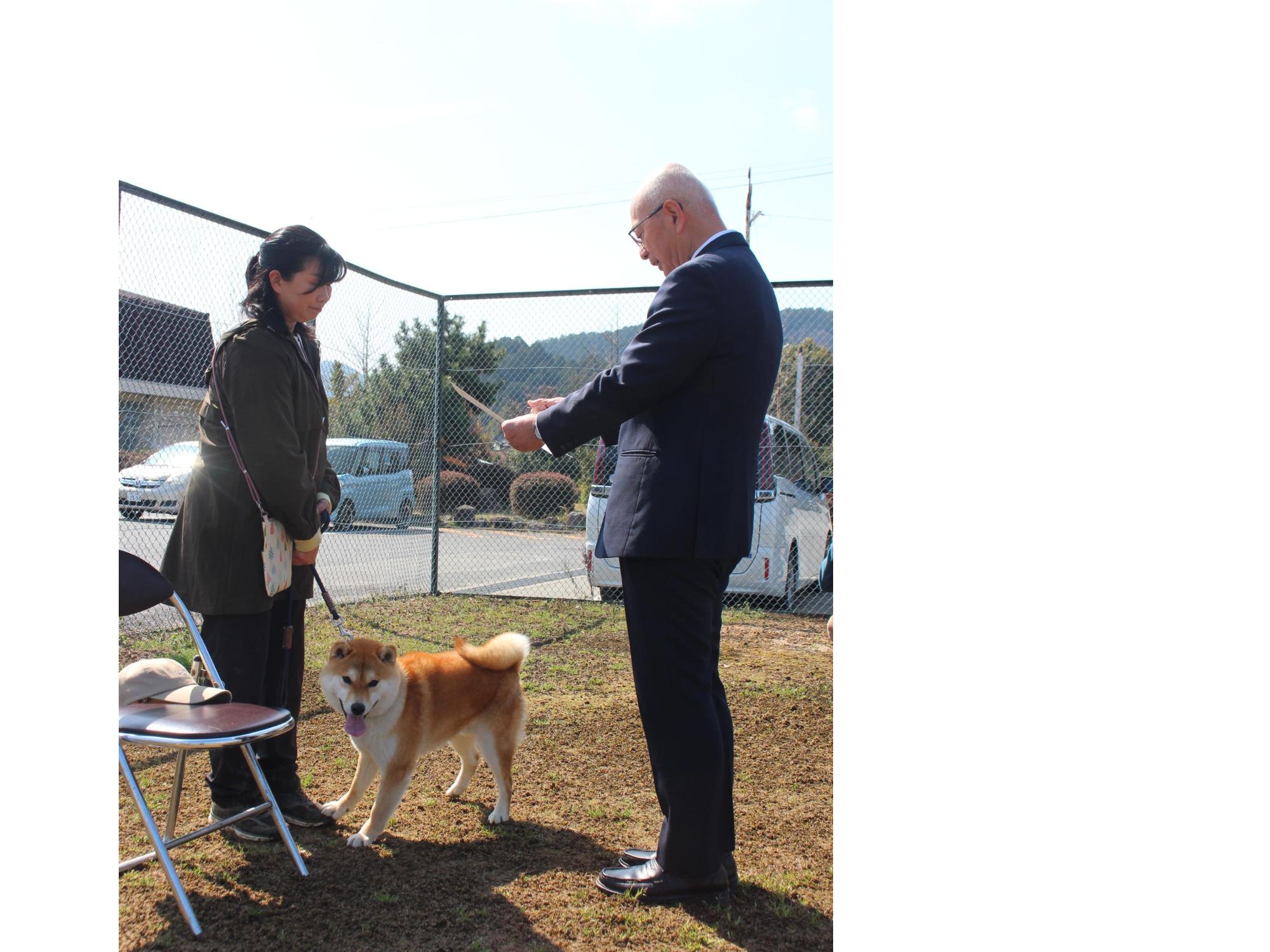 モンキードック認定書交付式の様子