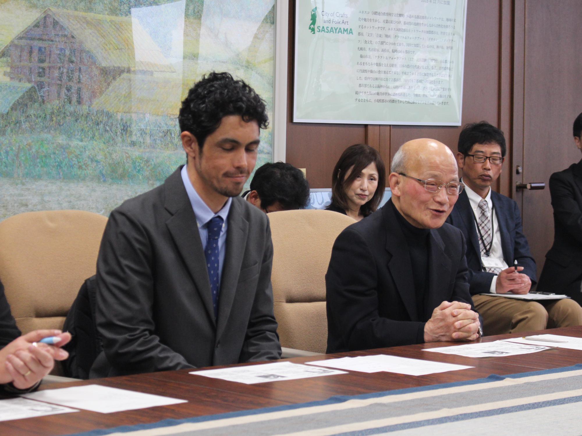 地域おこし協力隊委嘱状交付式の様子