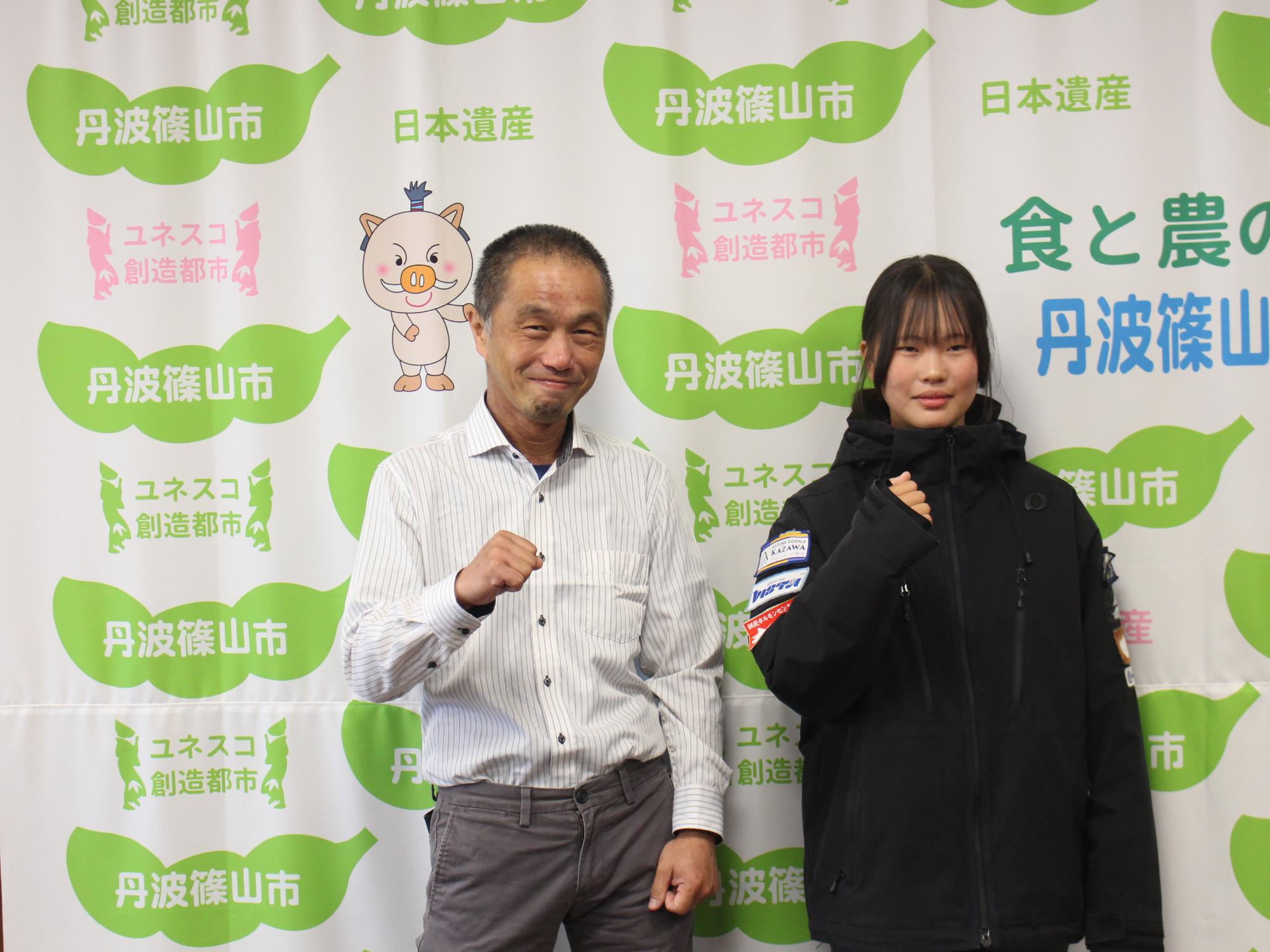 荒木日向さん表敬訪問の様子