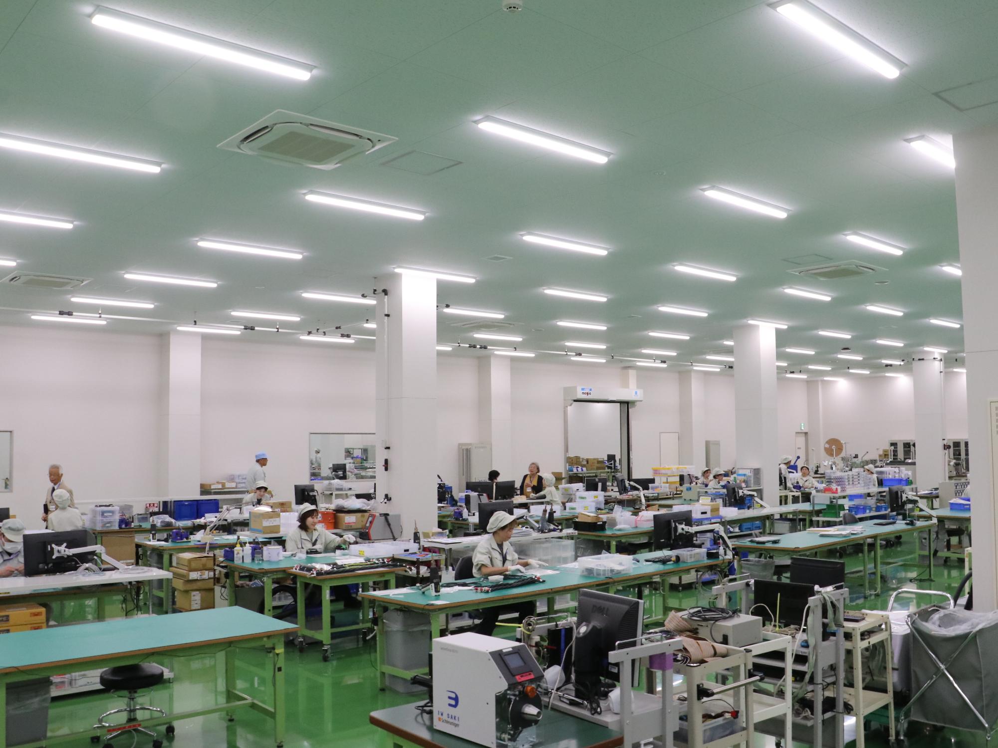 株式会社岩崎電機製作所の新工場竣工式の様子