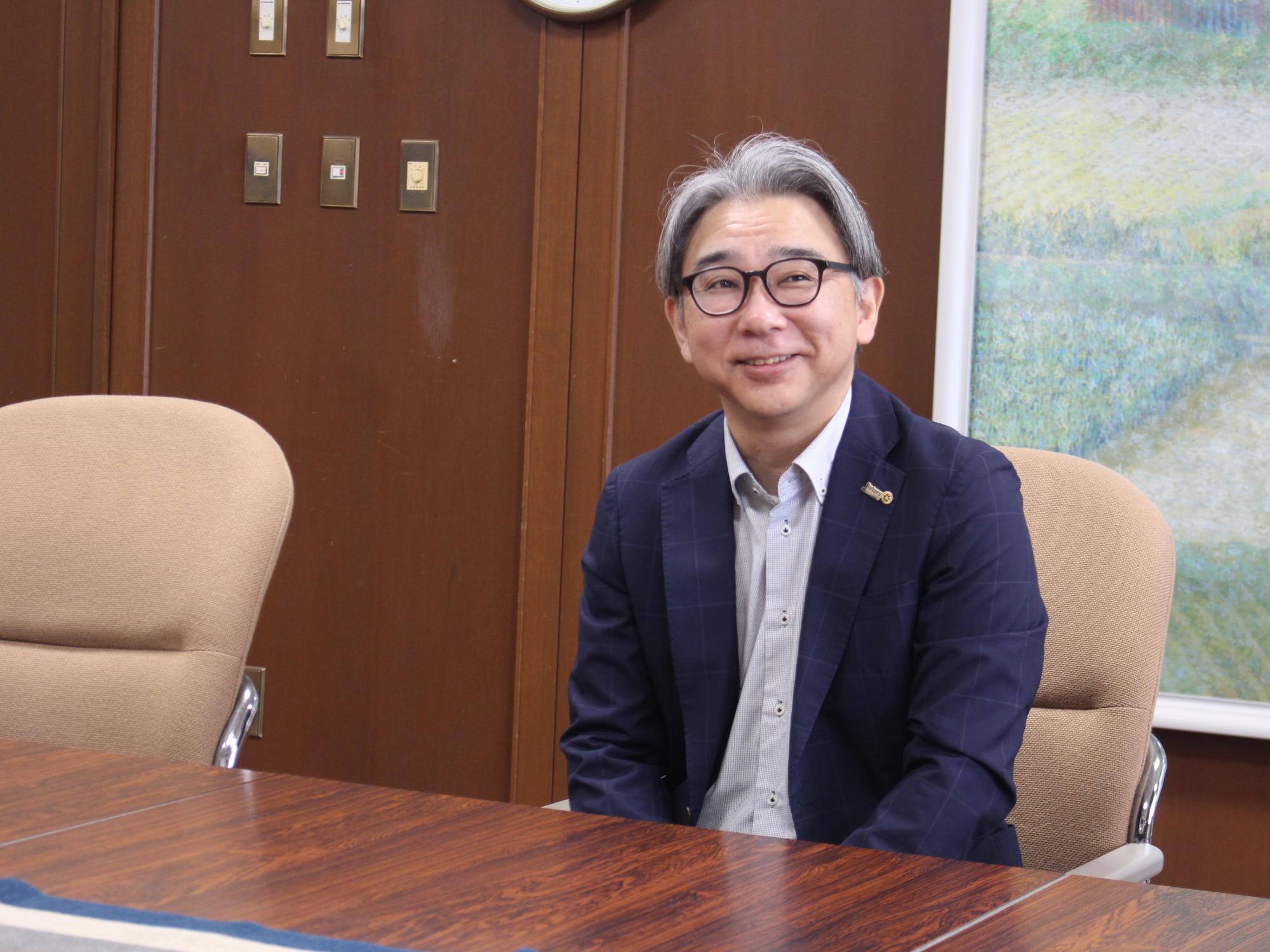 株式会社大市住宅産業様と創業者大前裕様からのご寄附の様子