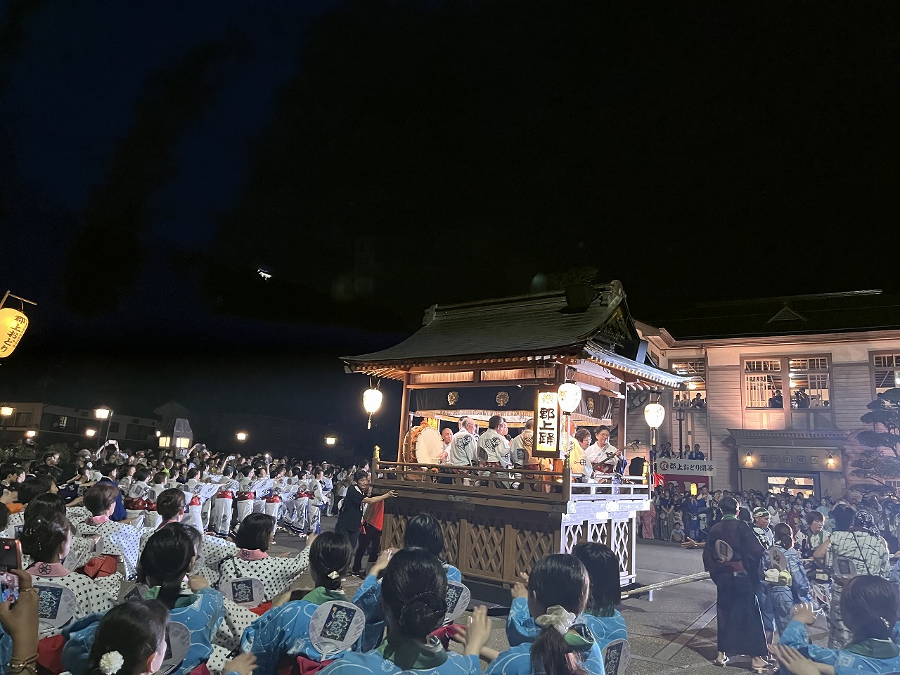 郡上おどりの様子