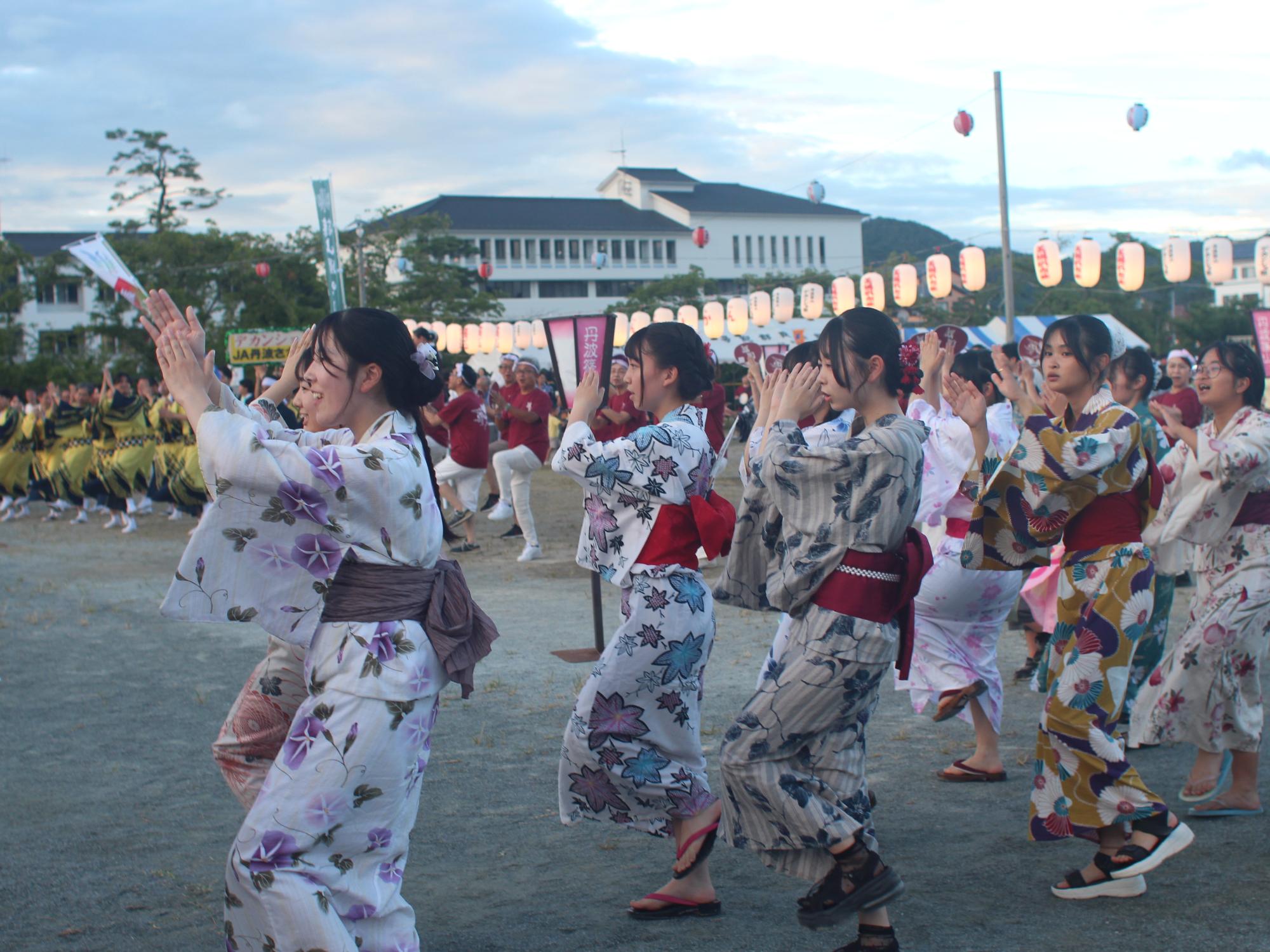 デカンショ祭の様子
