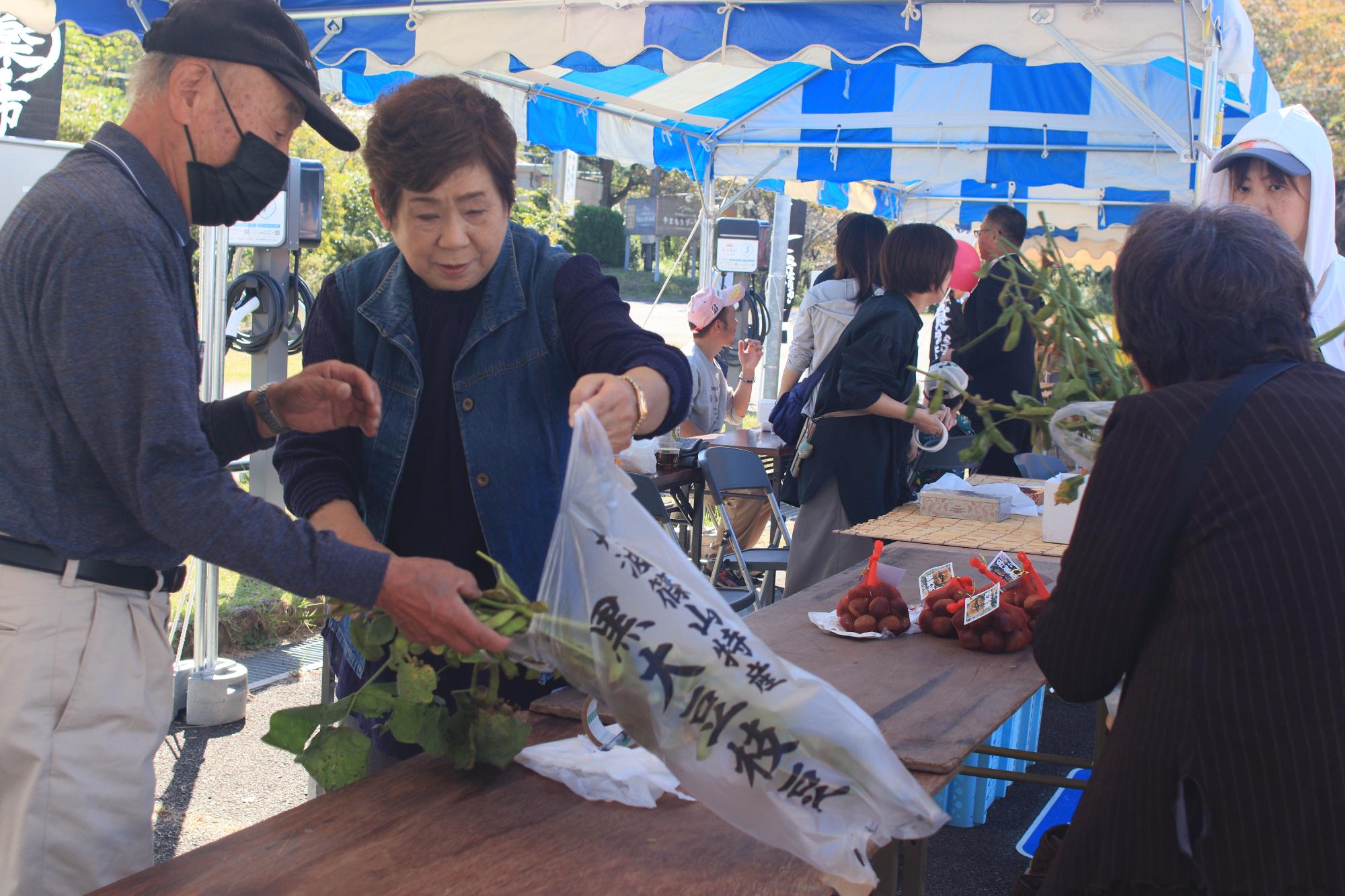 楽市楽座の様子