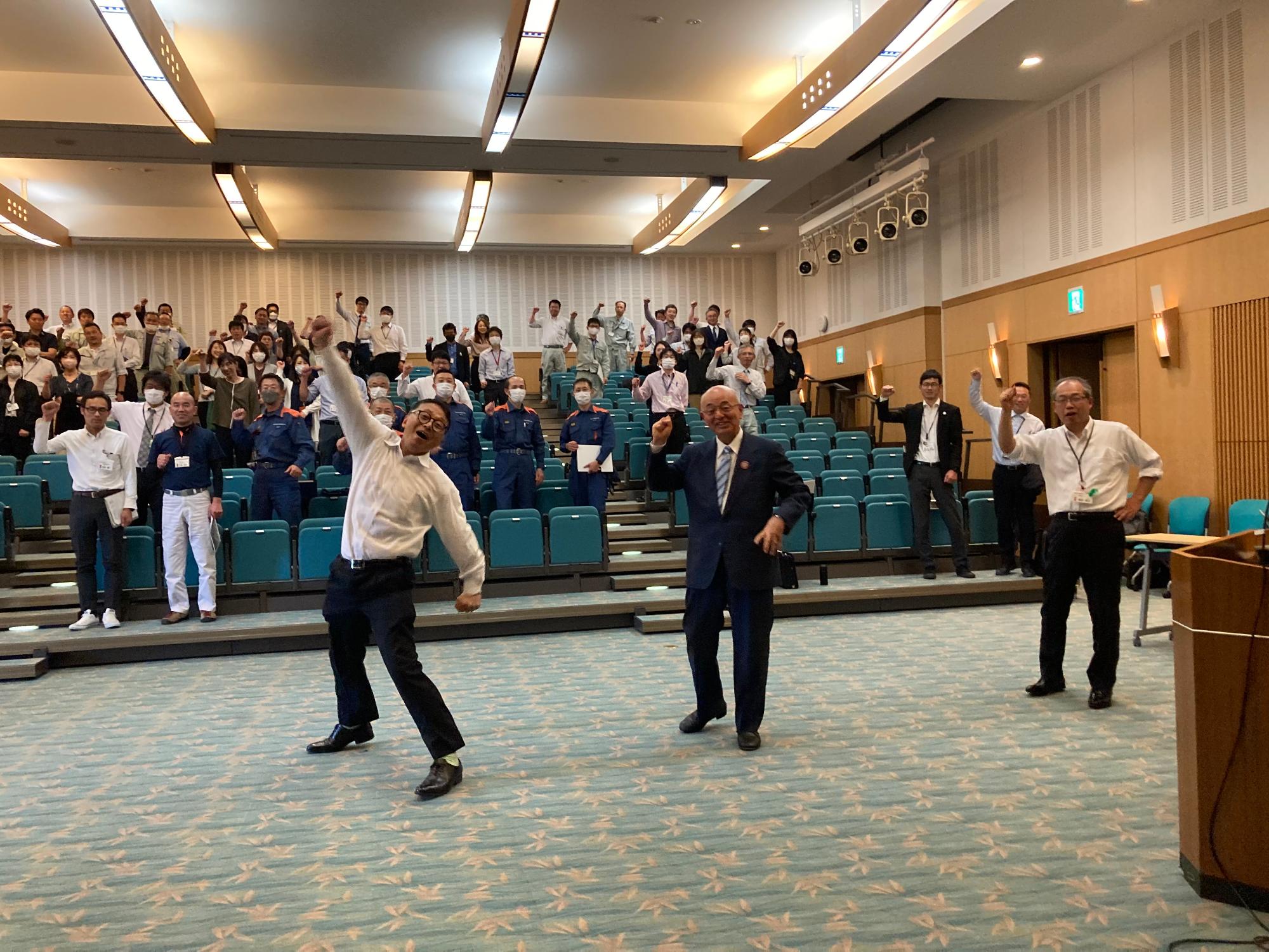 市職員研修 市長・副市長・教育長、参加者の皆さん