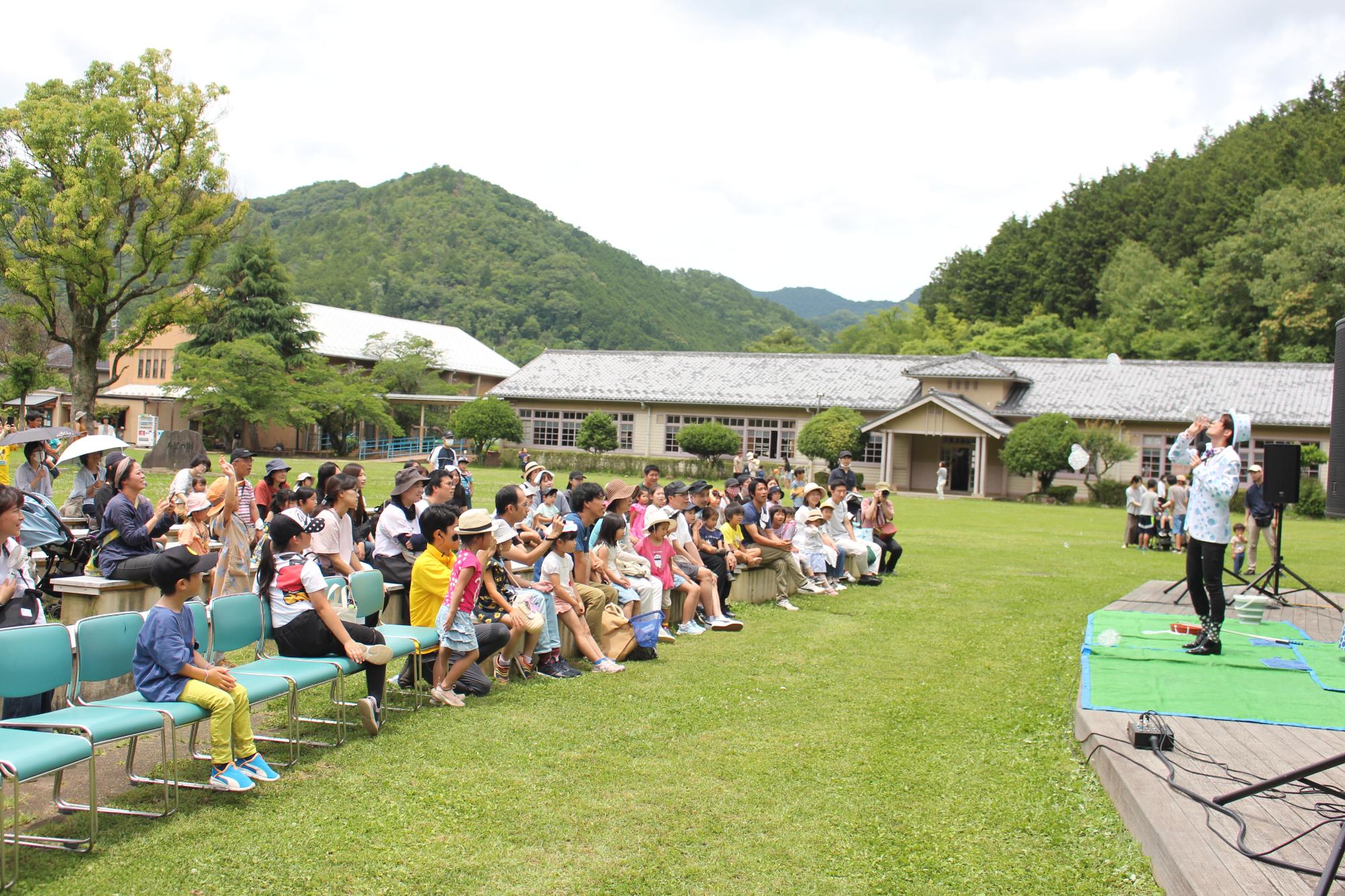 イベントに参加する子どもたち