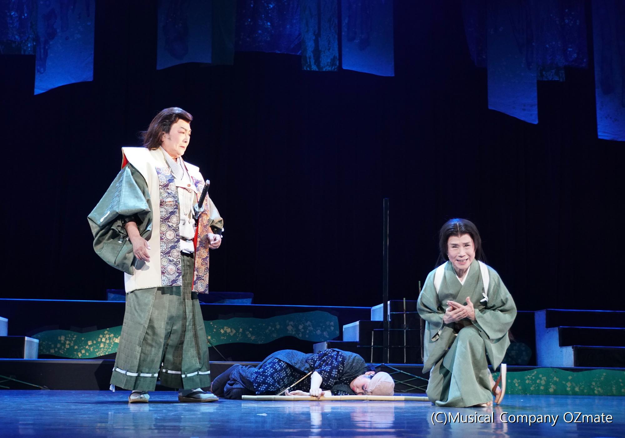 元・宝塚歌劇団 波多野元秀役 榛名由梨さん、小松役 鈴鹿照さん