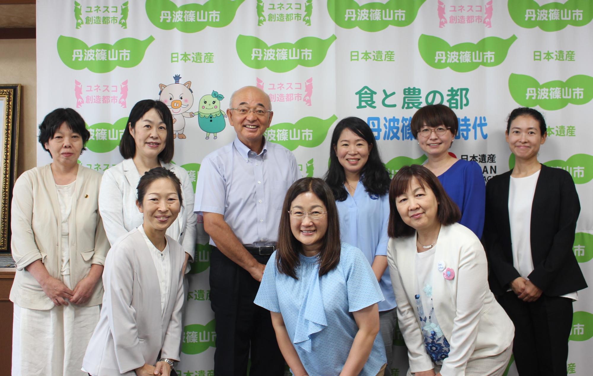 お産といのちを考える会の皆さんと市長