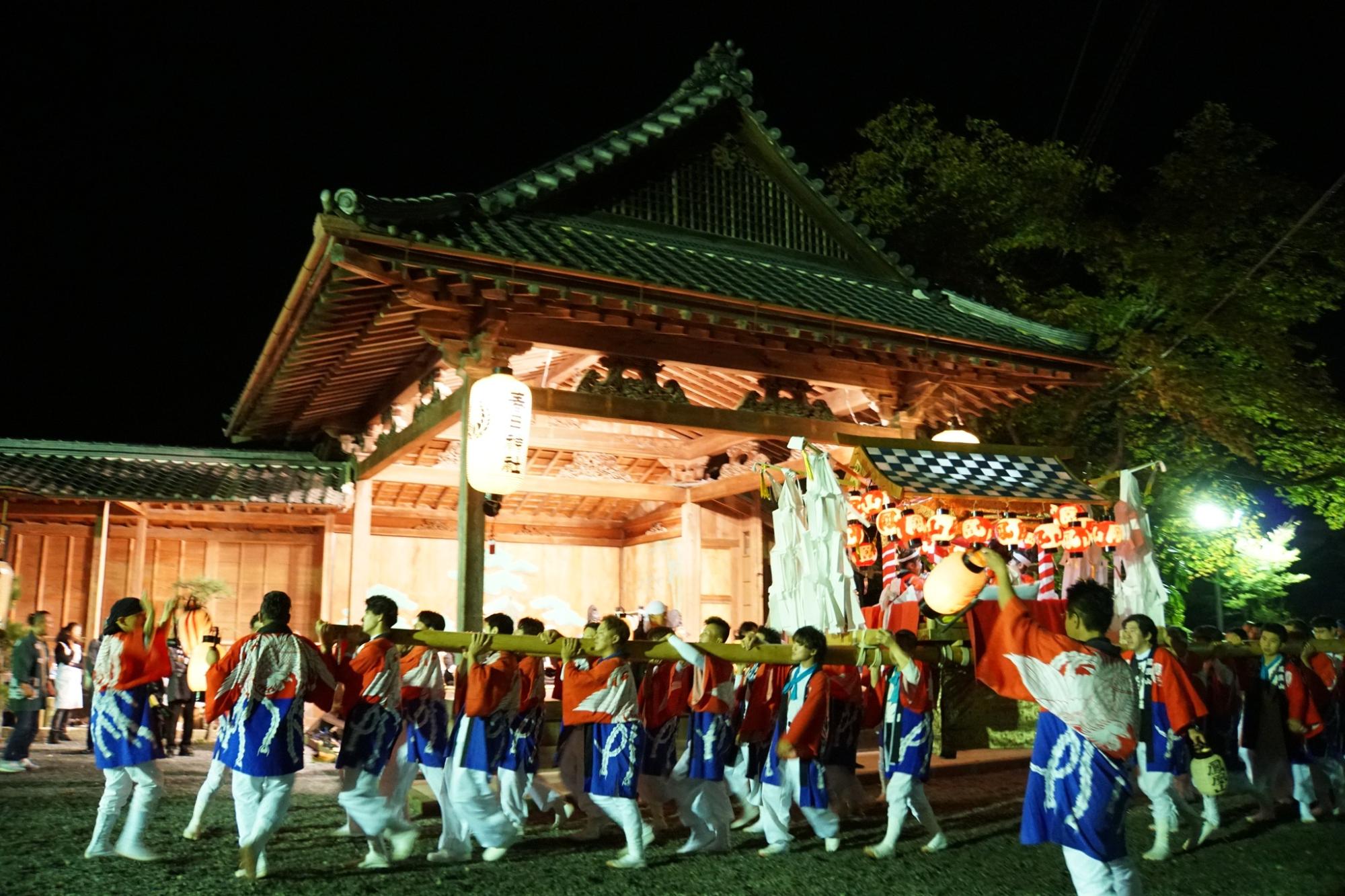 春日神社秋祭りの様子