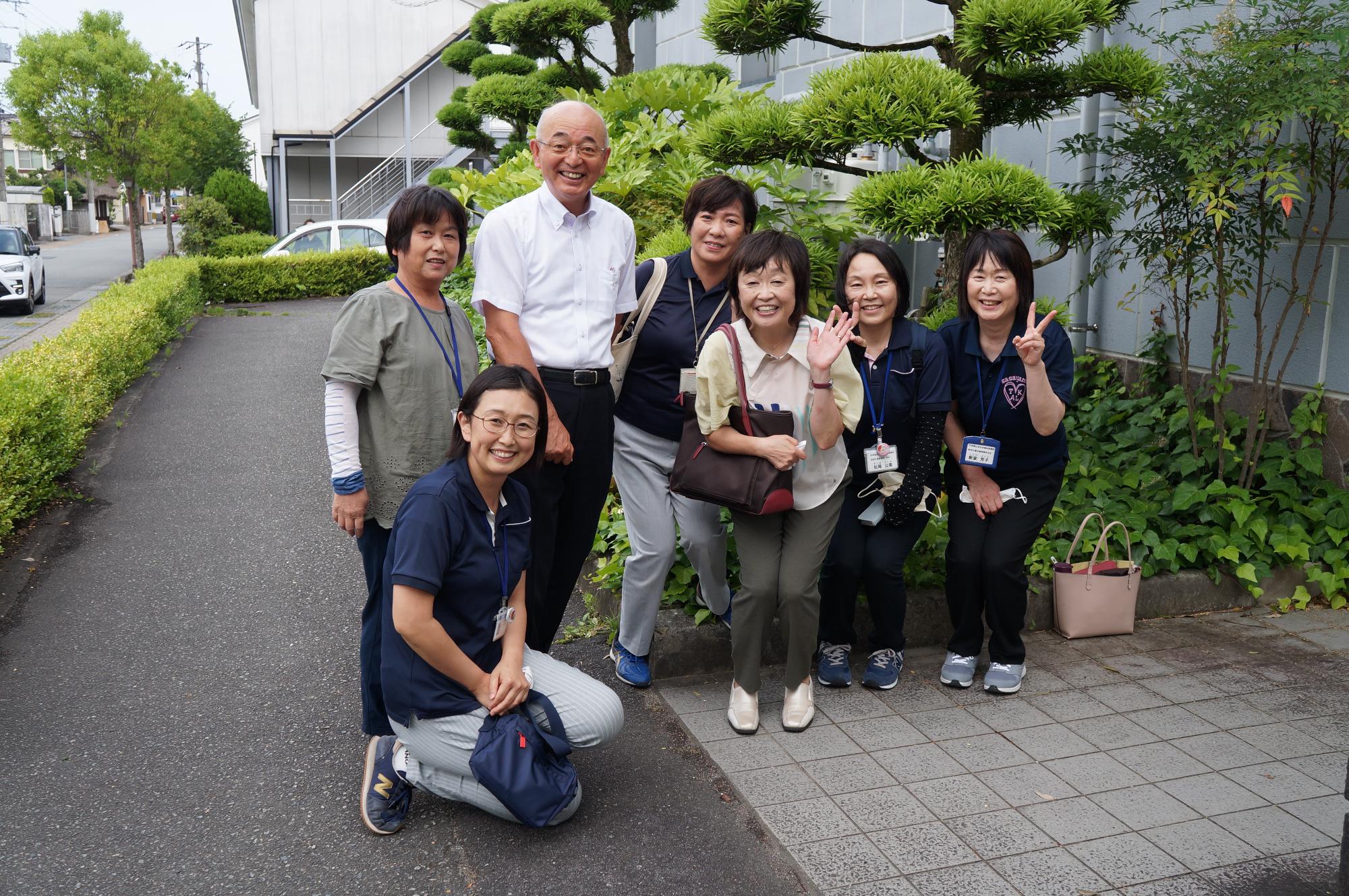 増田明美さん、市長、社協の皆さんの記念撮影