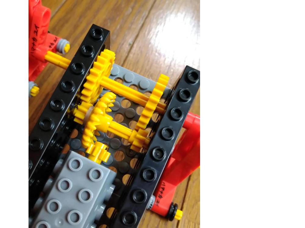 ロボットの胴体。部品を組み合わせて動くように設計してある