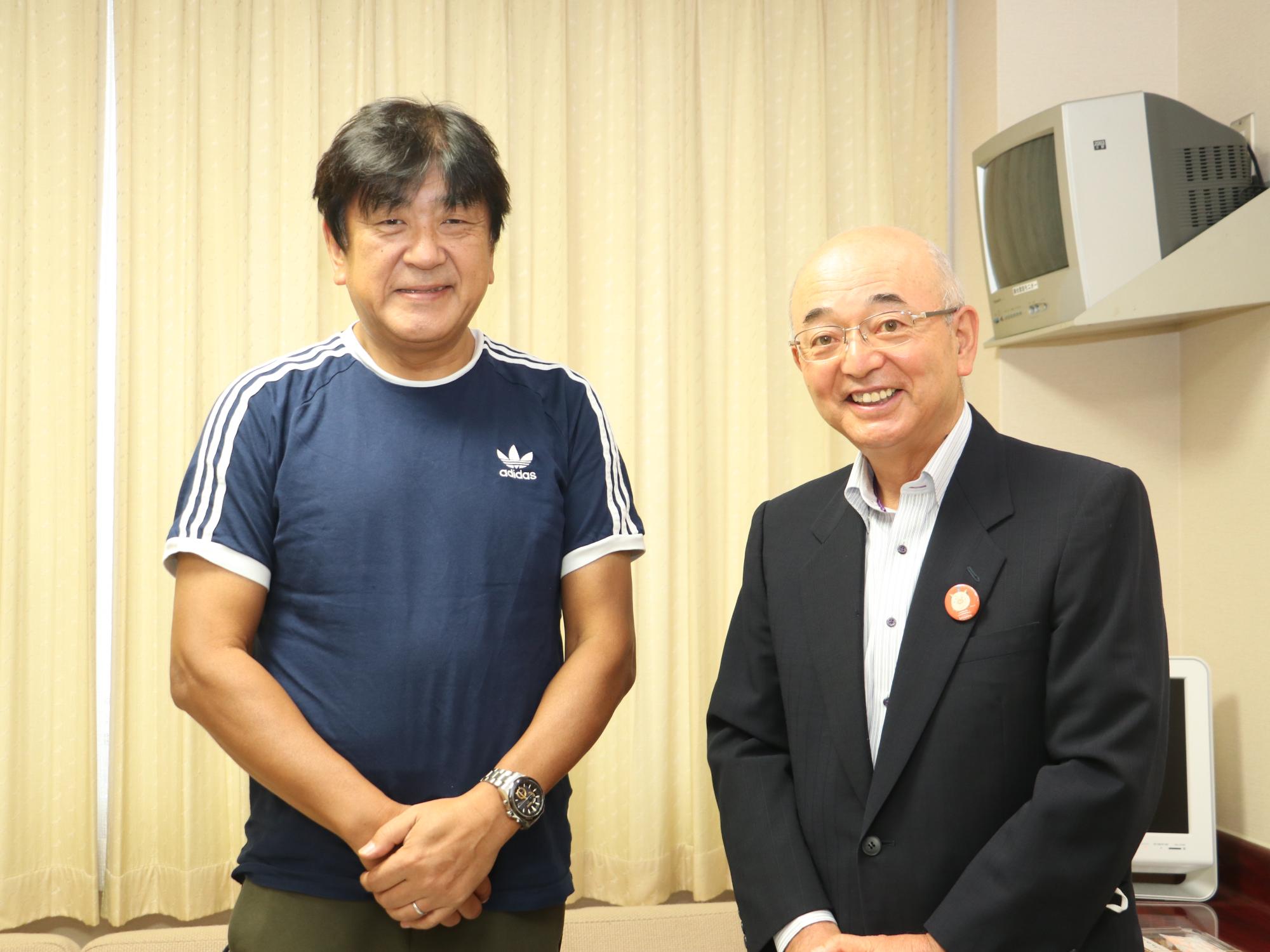 楽屋で市長と佐渡先生の記念写真