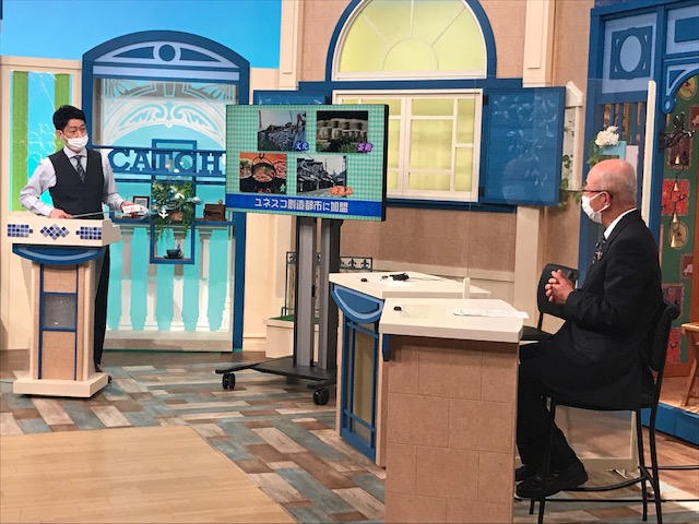 番組のリハーサルで、アナウンサーとやりとりする市長