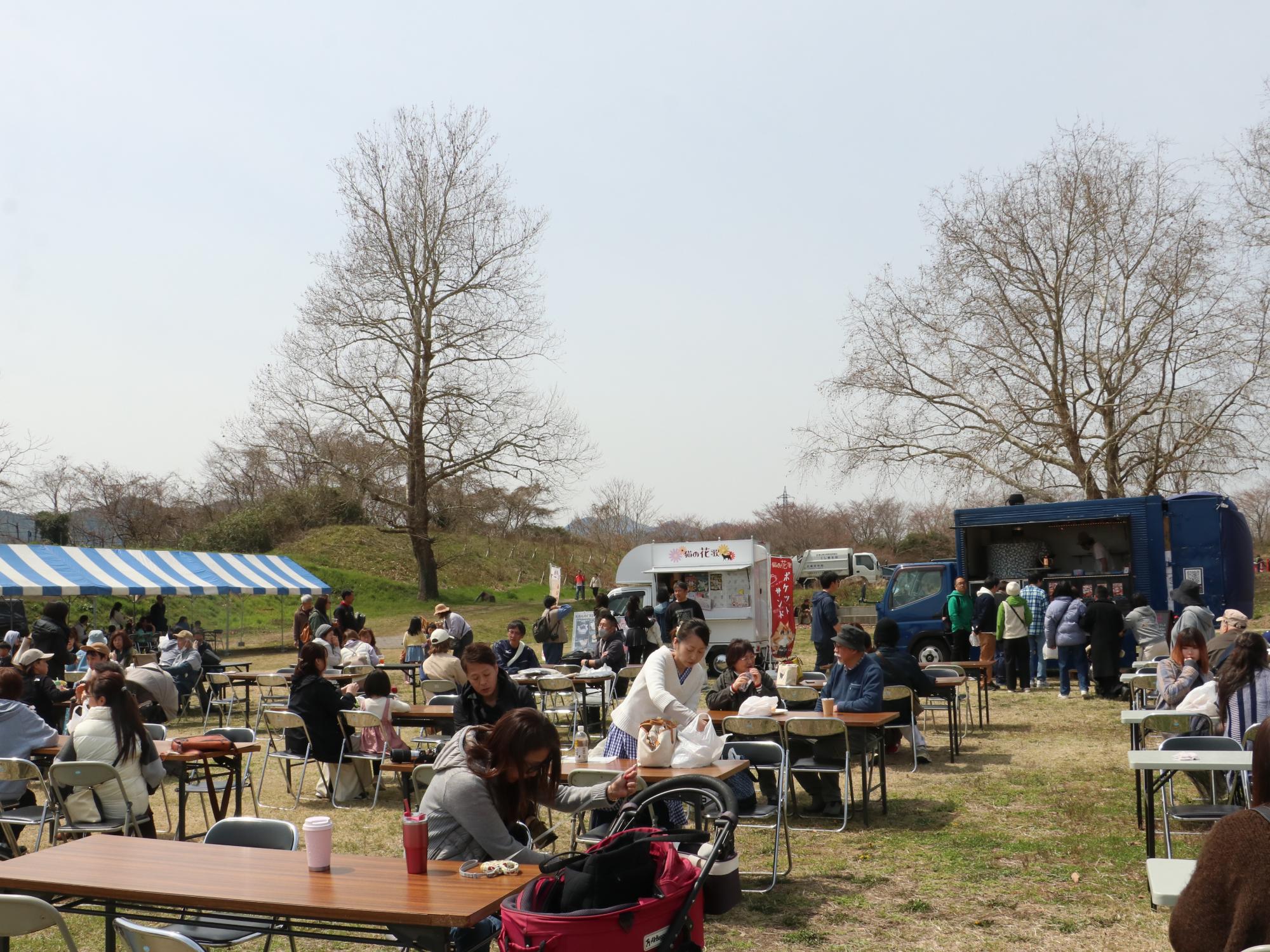 うまいもんお城横丁の風景
