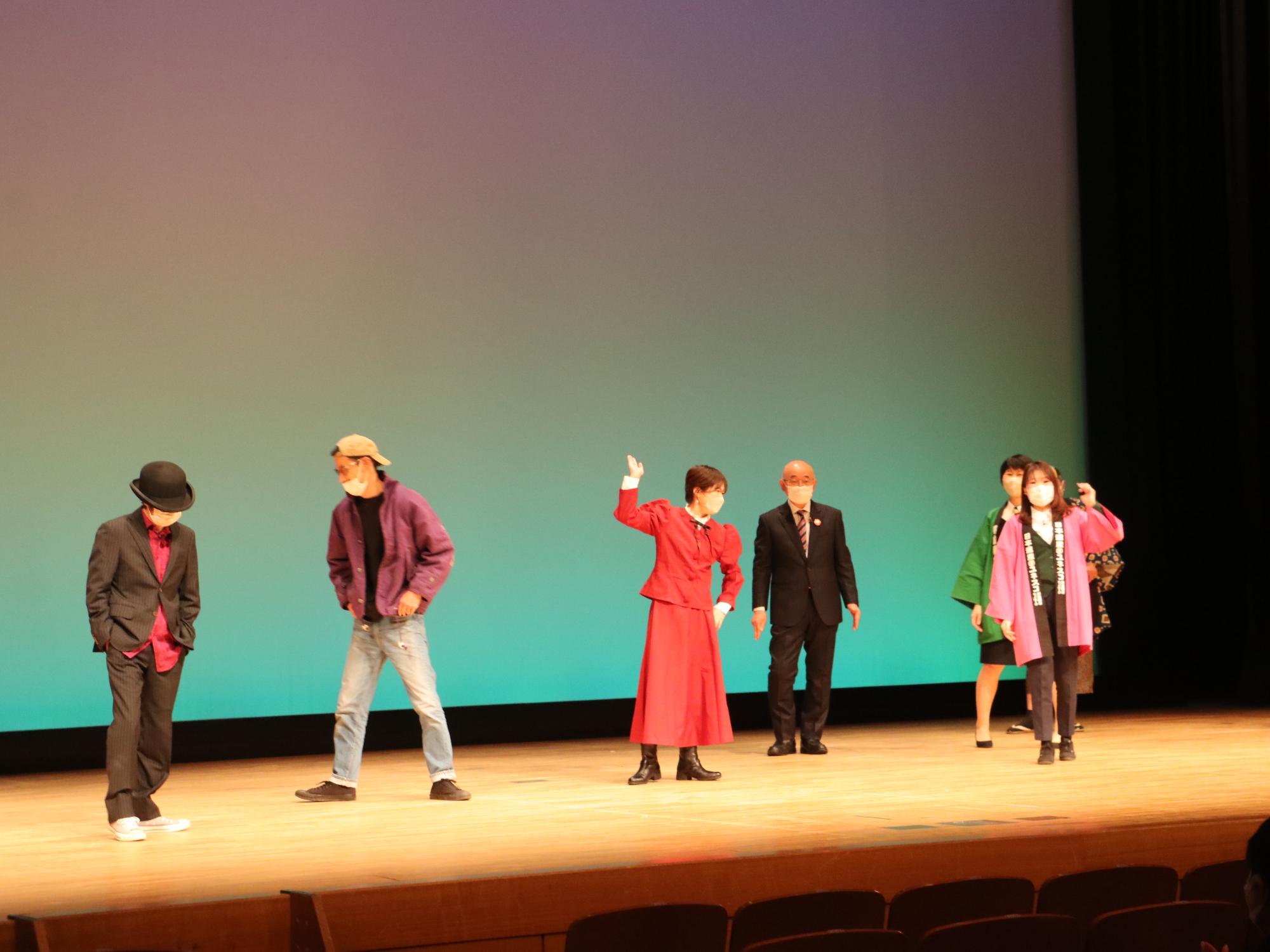 市長劇団からのお祝い