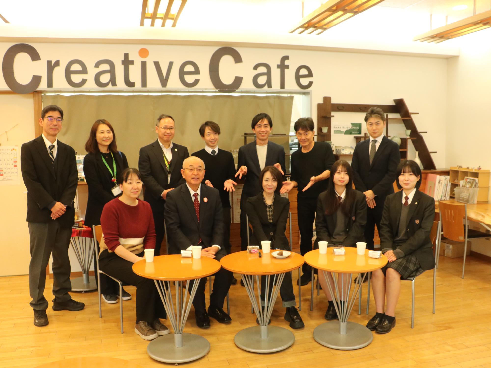 香西かおりさんと篠山産業高校生徒の皆さん