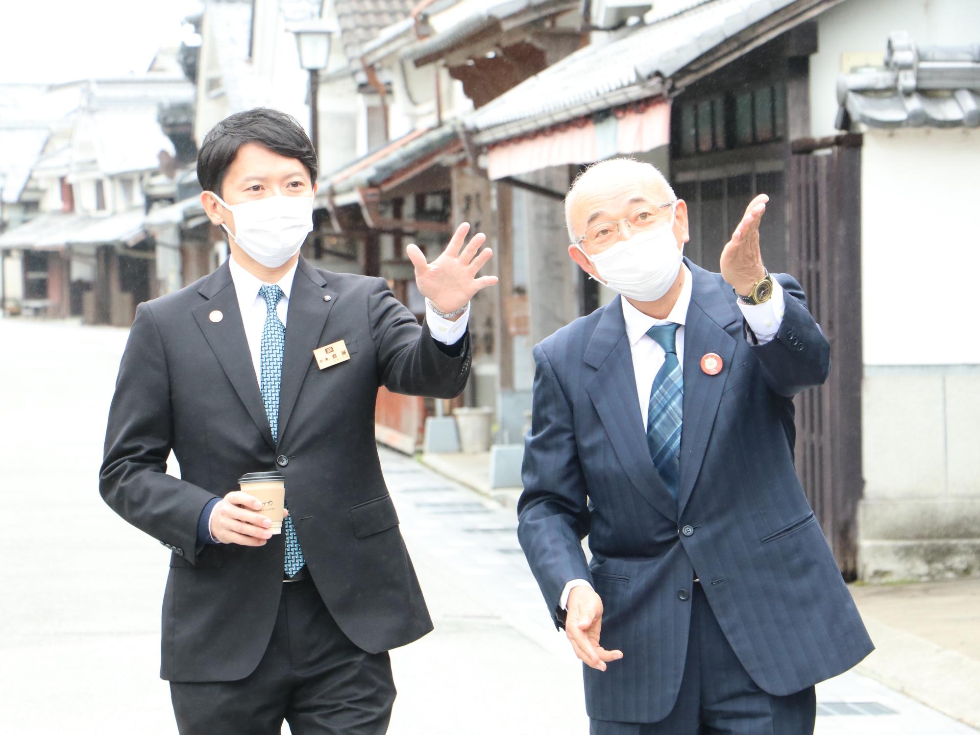 市内視察の様子