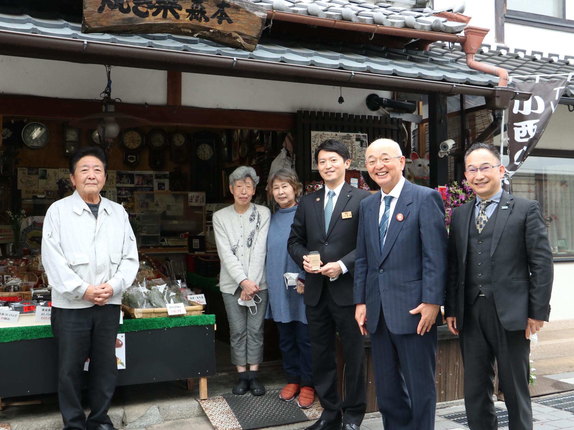 市内視察の様子