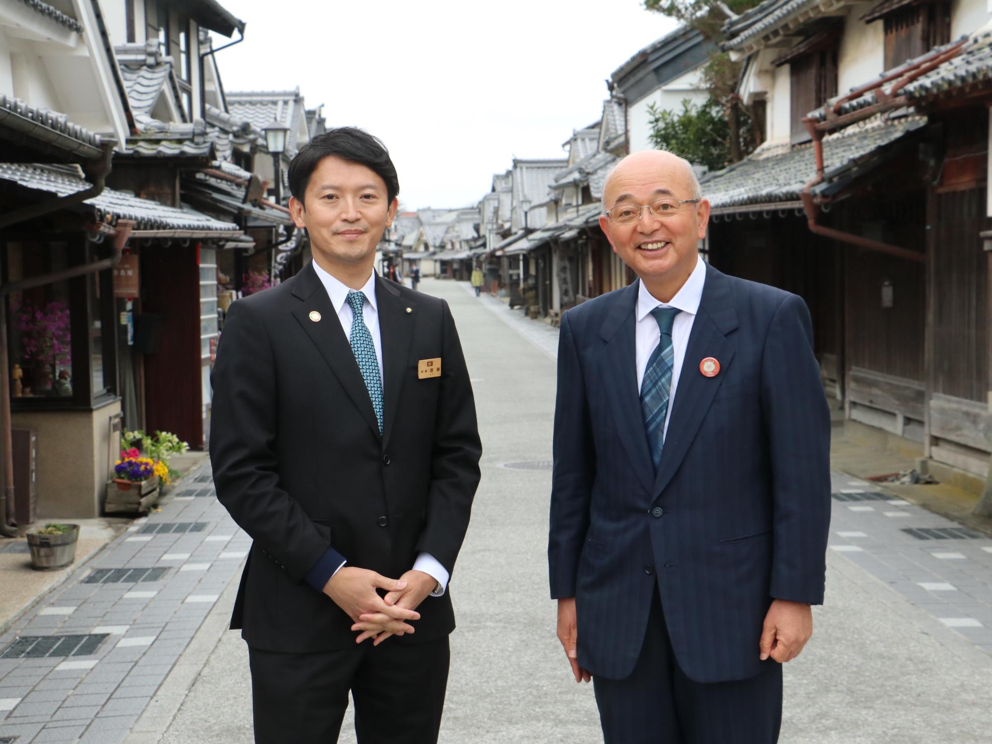 知事と市長　河原町通りにて