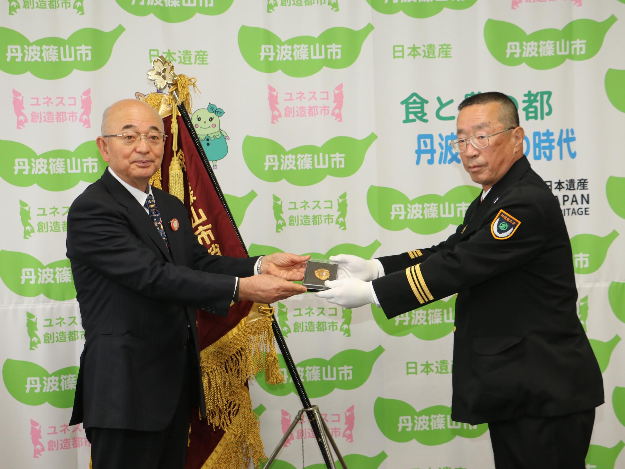 市長と田中団長