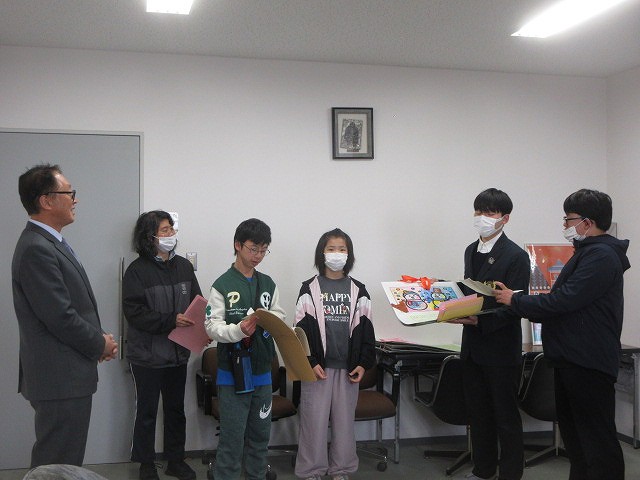 カレンダー贈呈式2